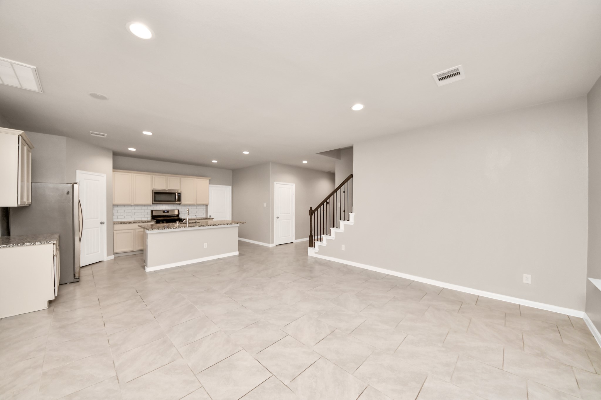 5646 Pleasant Falls Drive Property Photo 12