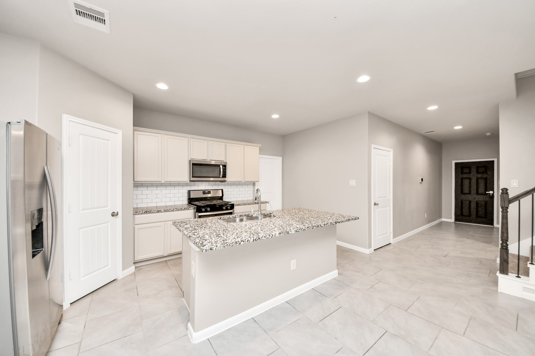 5646 Pleasant Falls Drive Property Photo 14