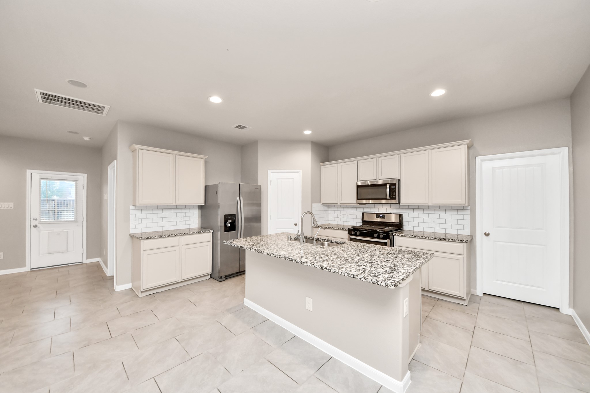 5646 Pleasant Falls Drive Property Photo 15