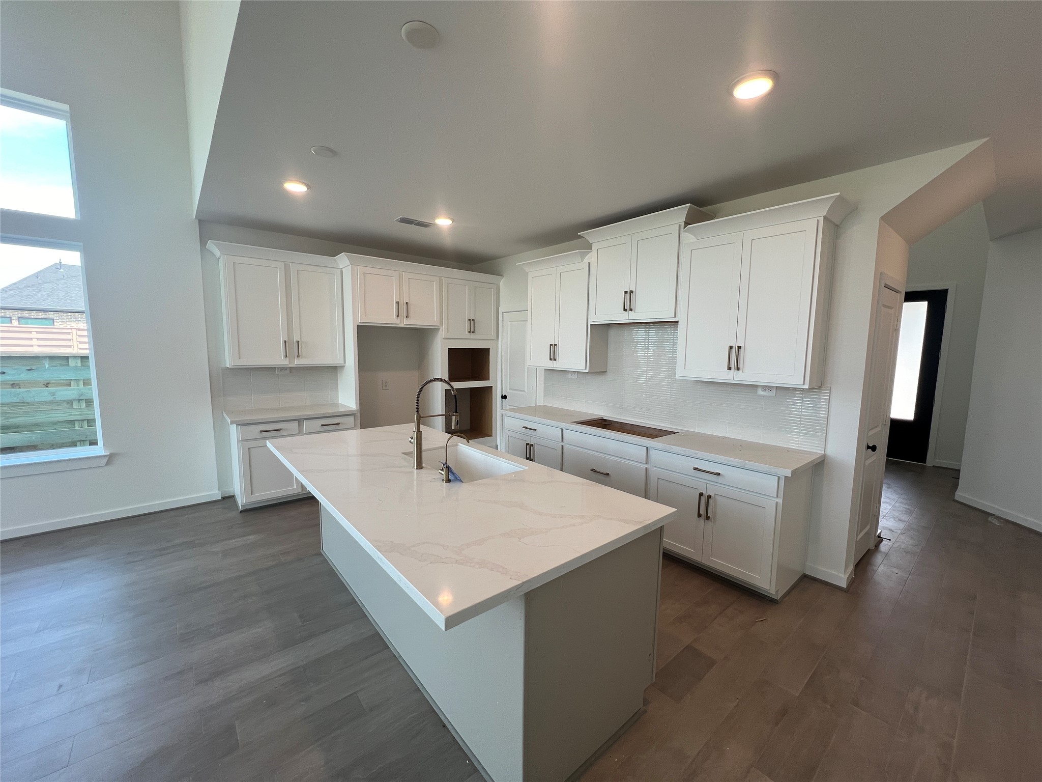 10914 Starlight Lane Property Photo 4
