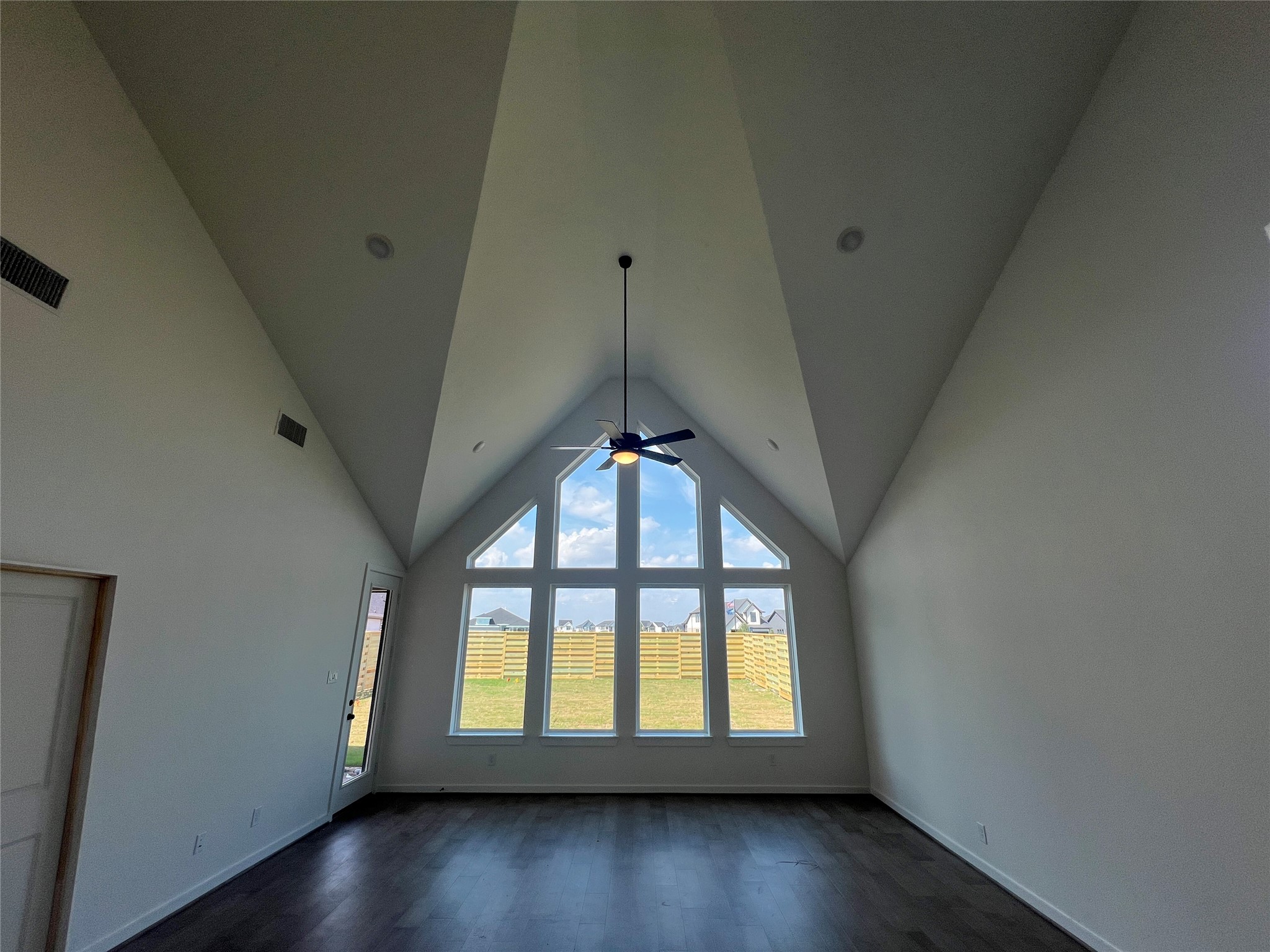 10914 Starlight Lane Property Photo 5