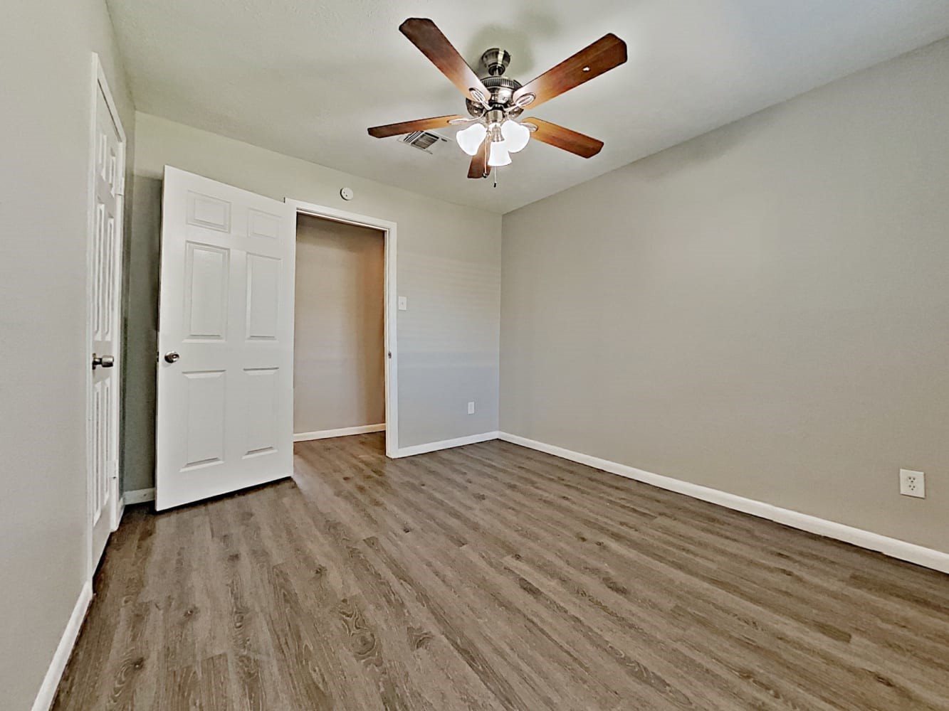 2705 Coy Drive Property Photo 12
