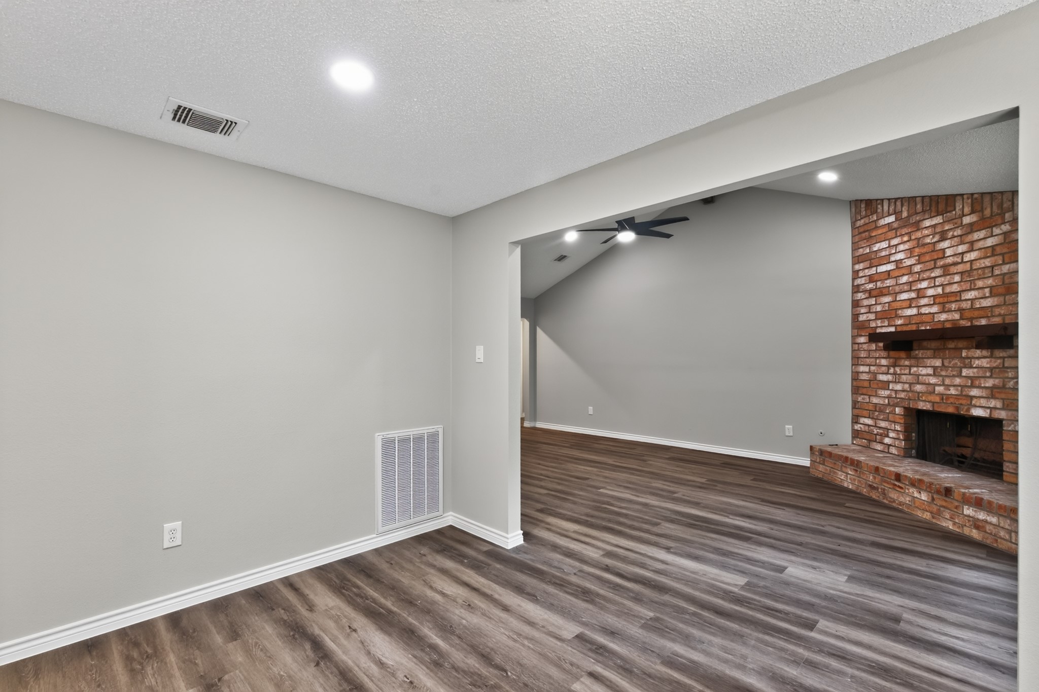 106 N Woodstock Circle Drive Property Photo 14