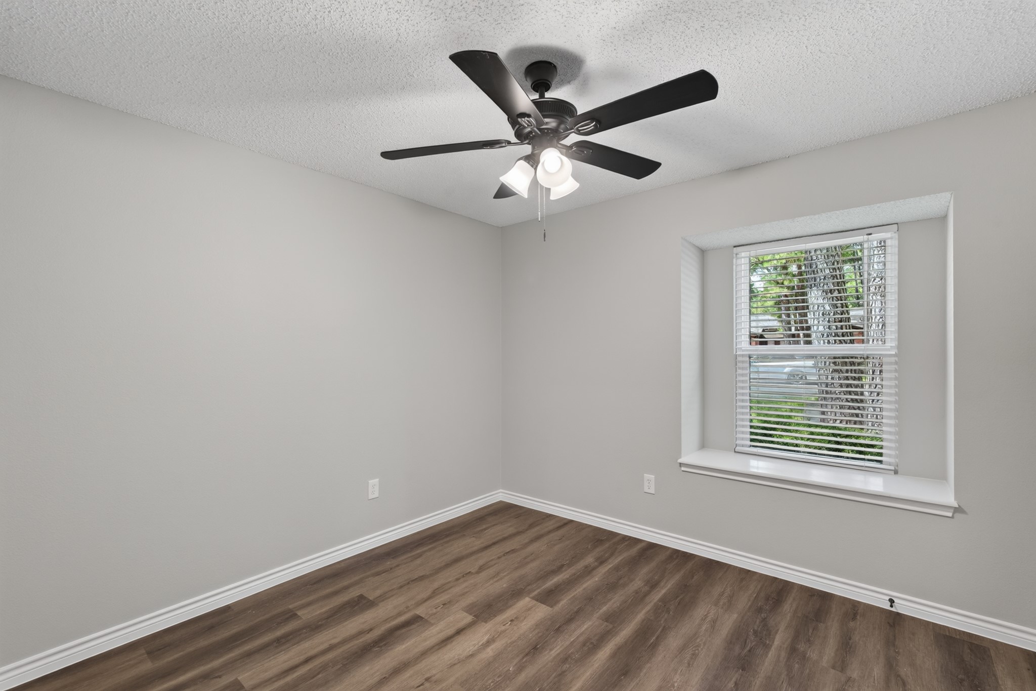 106 N Woodstock Circle Drive Property Photo 28