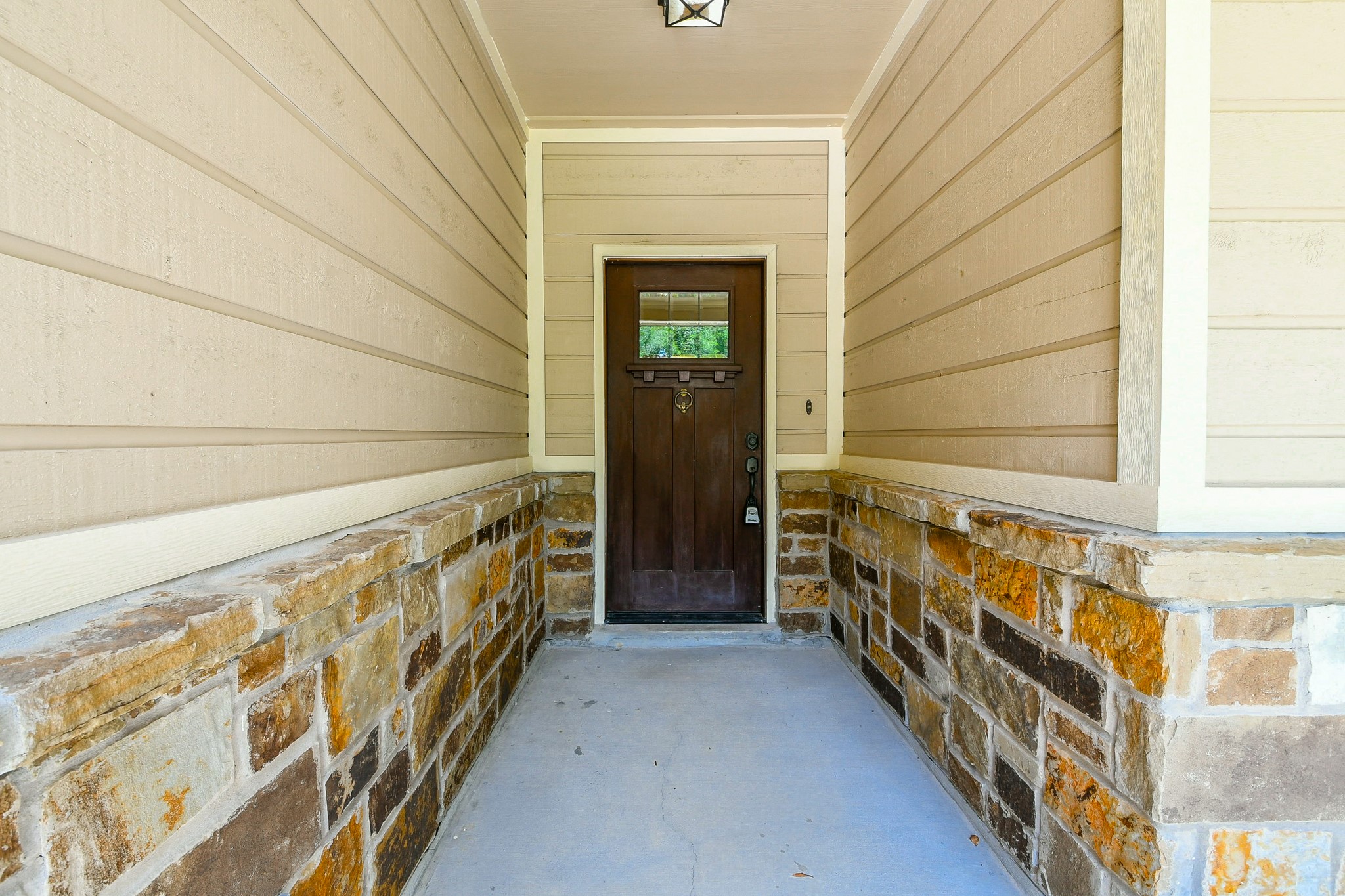 10506 Chateau Lane Property Photo 4