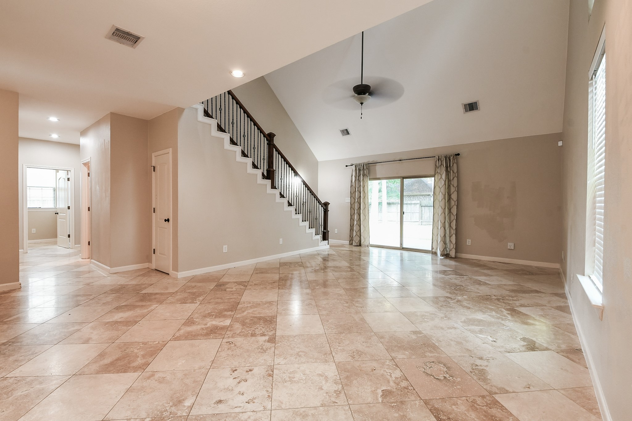 10506 Chateau Lane Property Photo 5