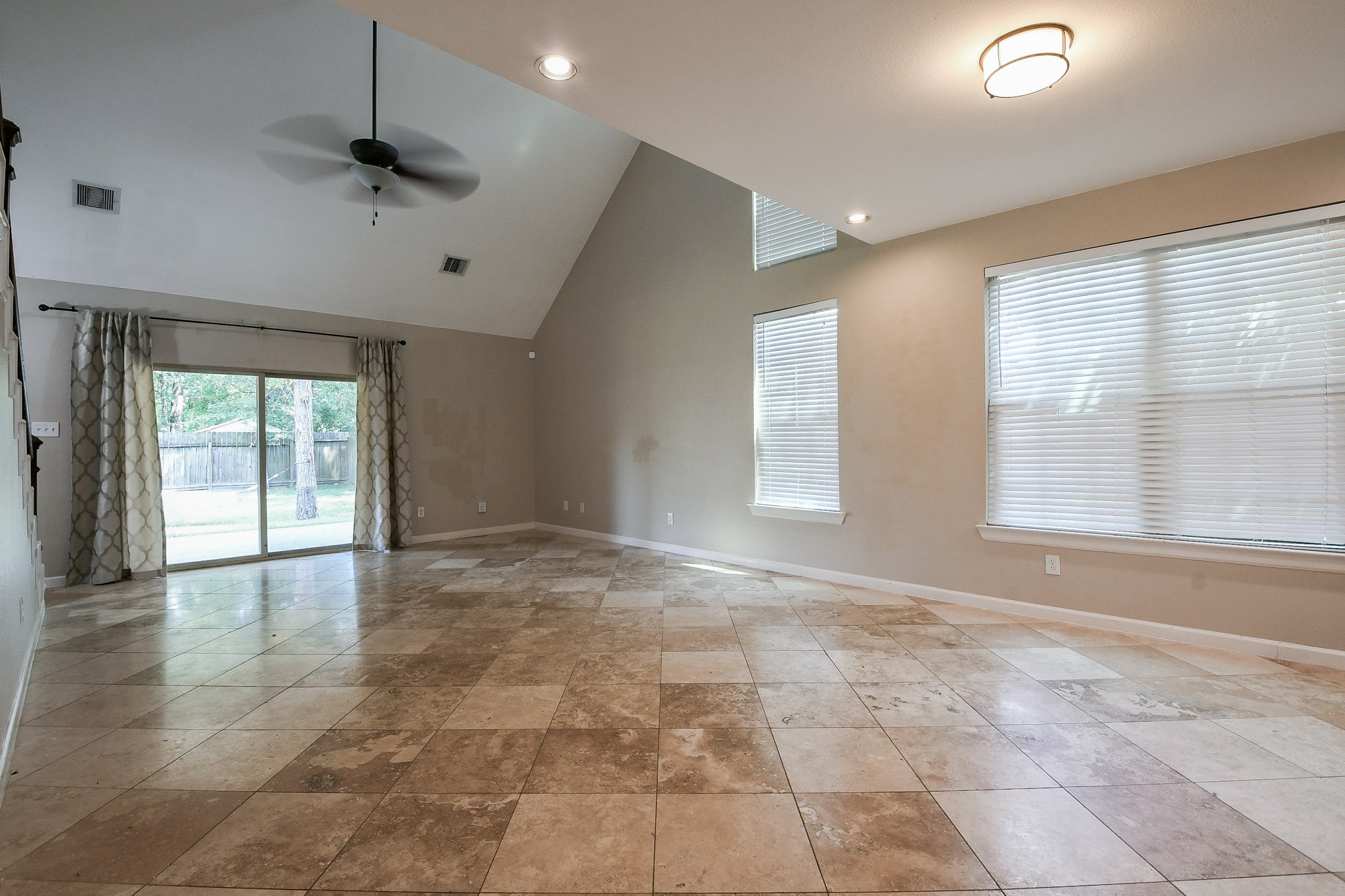 10506 Chateau Lane Property Photo 6