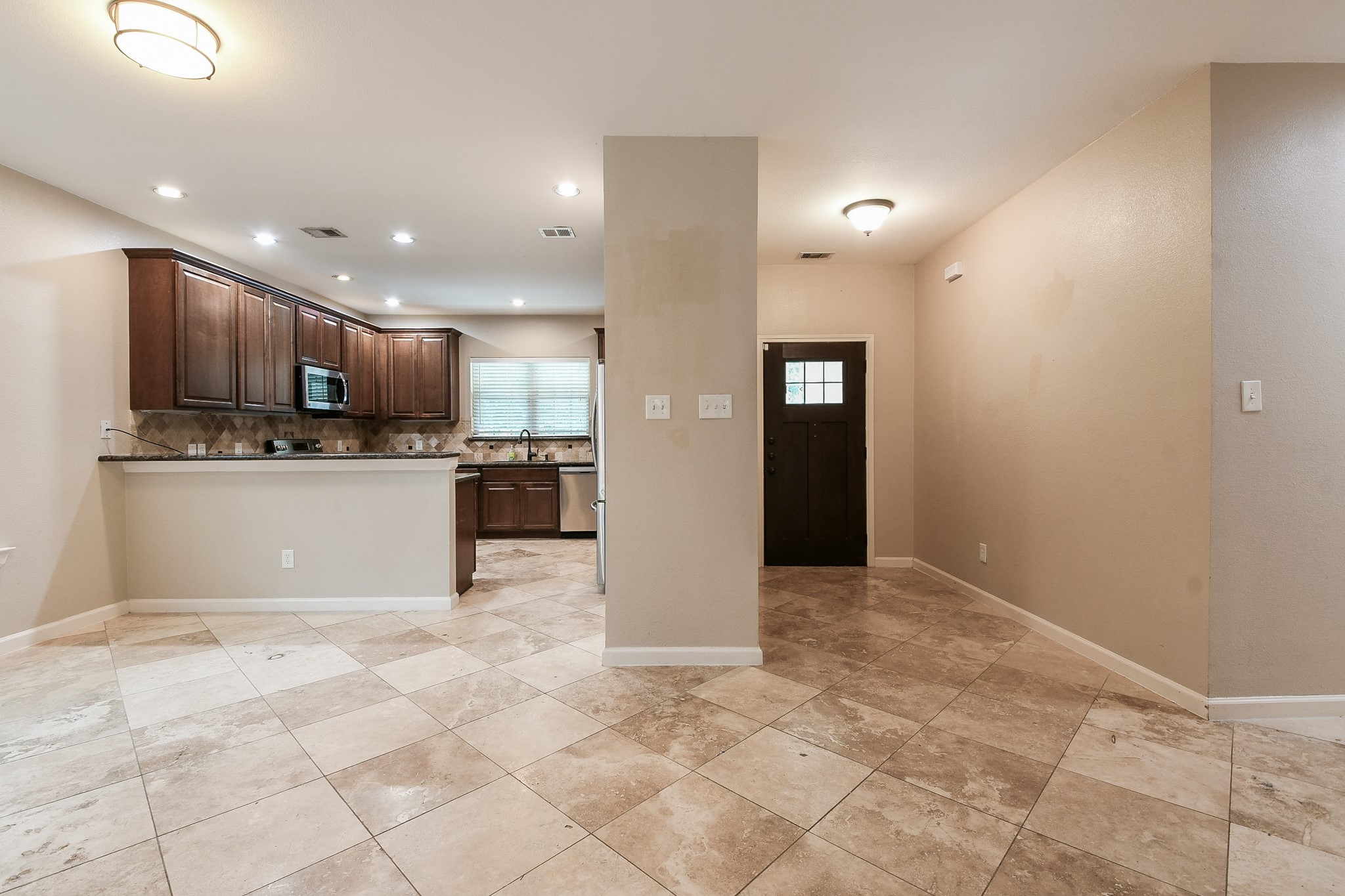 10506 Chateau Lane Property Photo 8