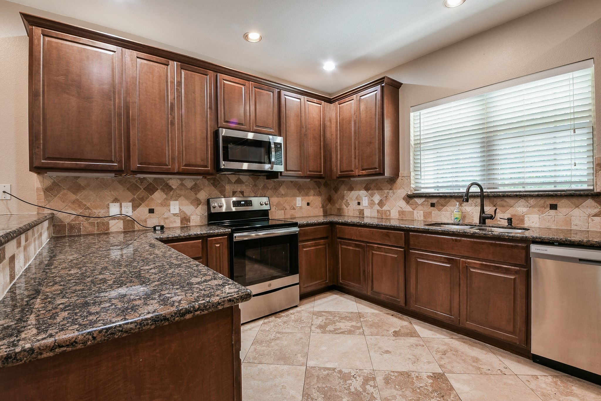 10506 Chateau Lane Property Photo 14