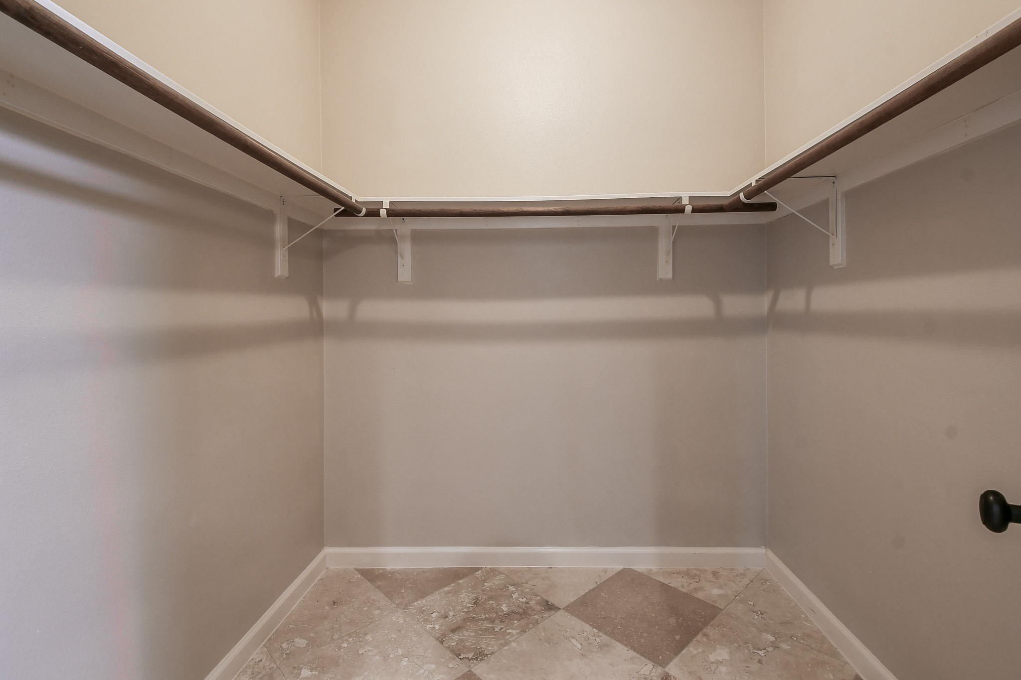 10506 Chateau Lane Property Photo 20