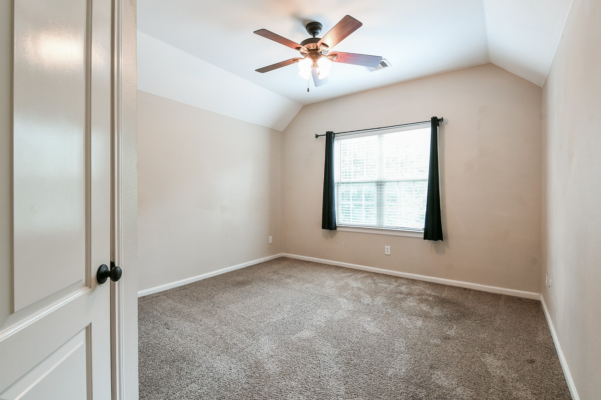 10506 Chateau Lane Property Photo 24