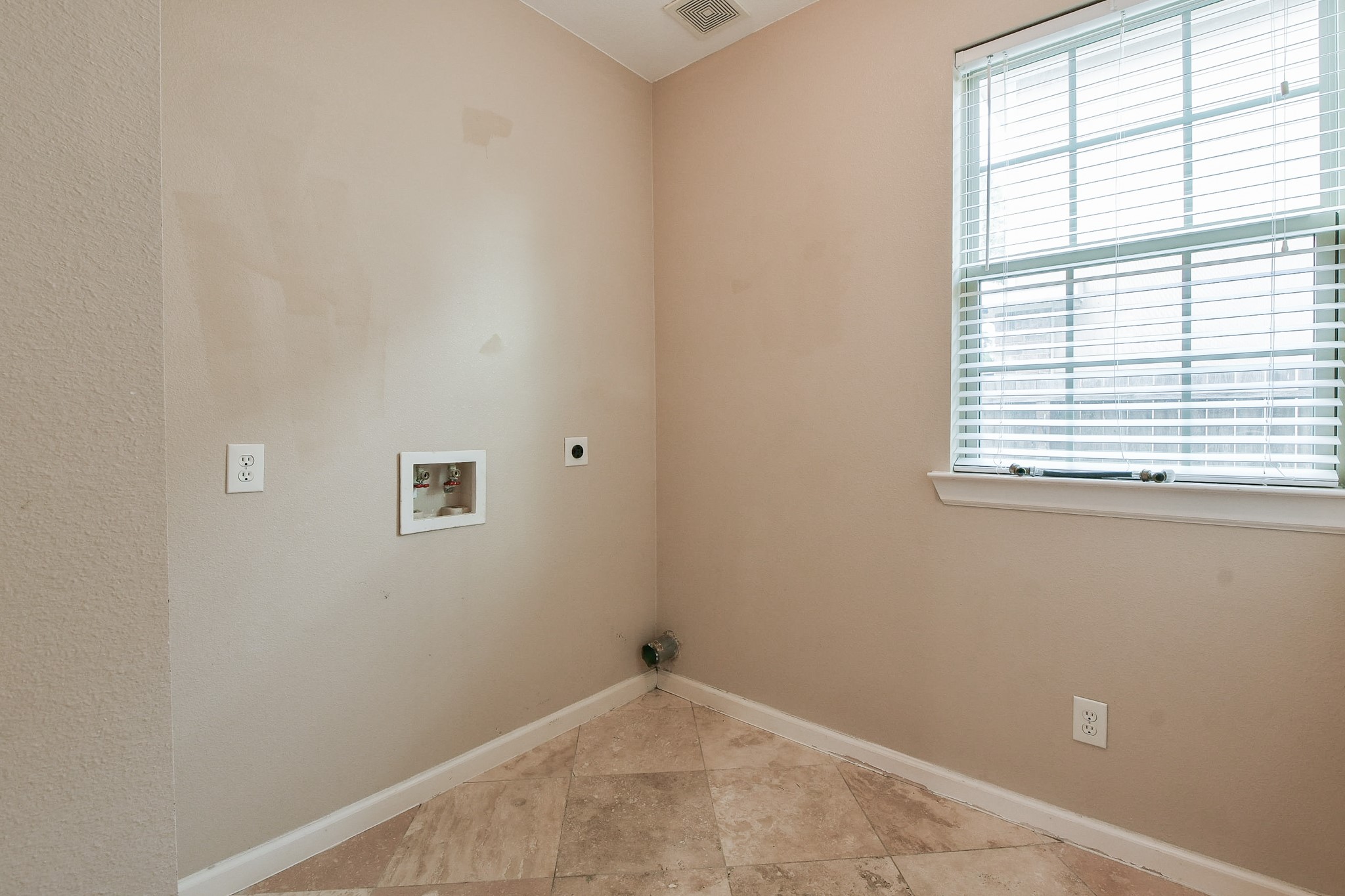 10506 Chateau Lane Property Photo 29