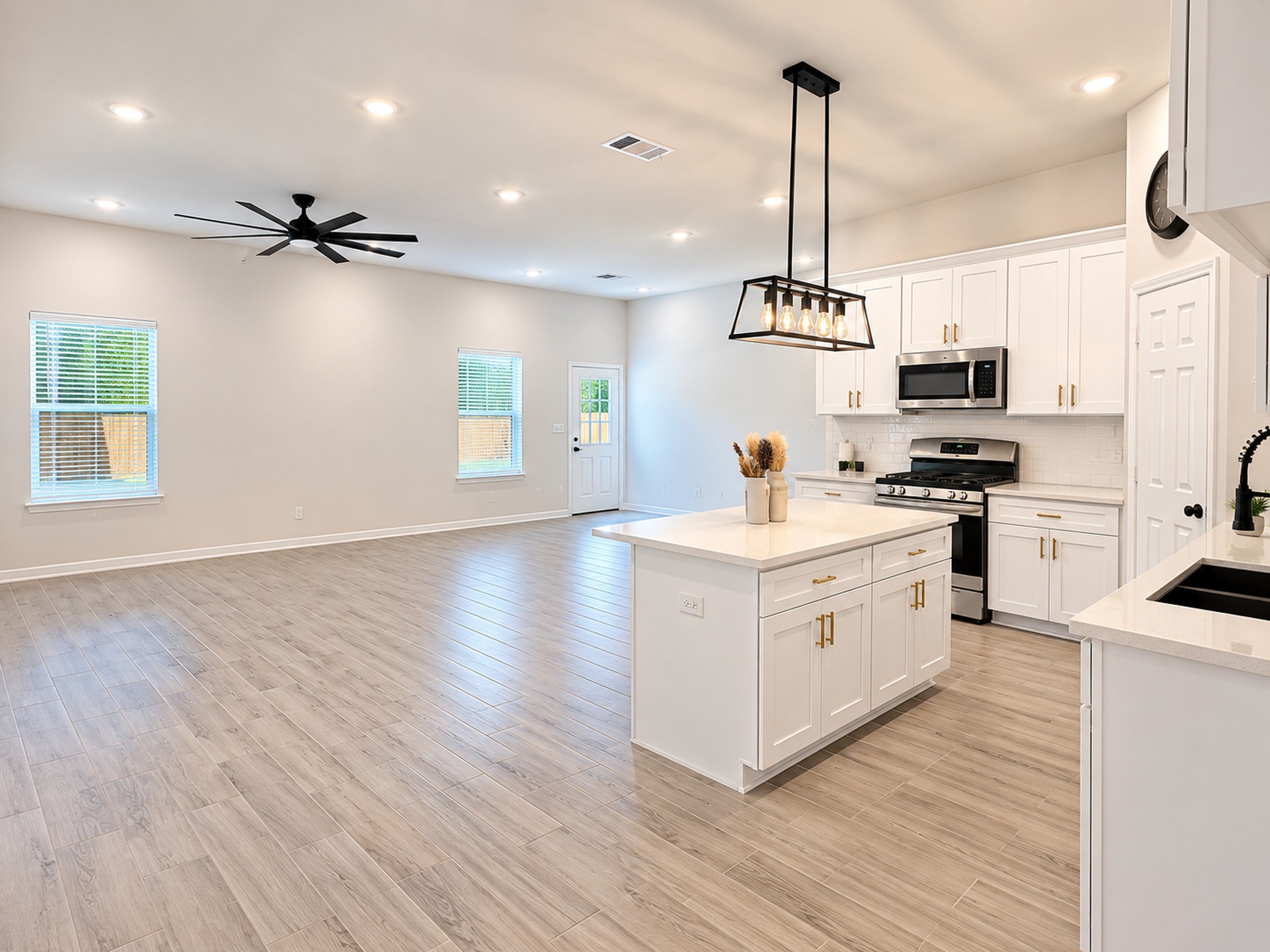 8828 Curry Road Property Photo 3