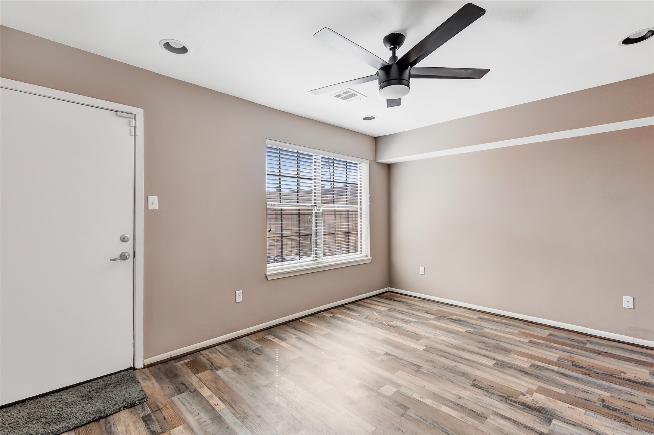 310 S Jensen Drive 2 Property Photo 13