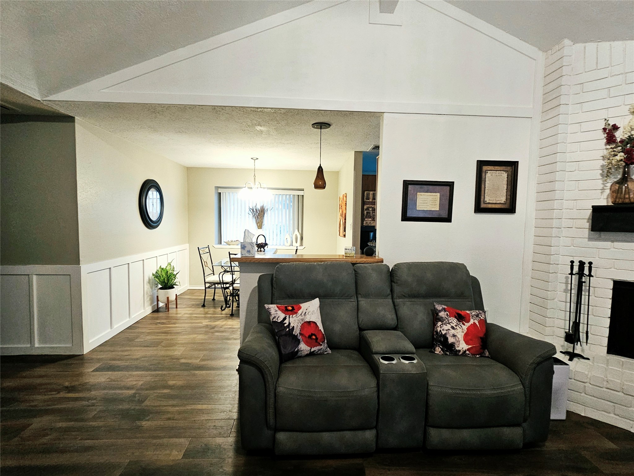 304 Cherry Court Property Photo 4
