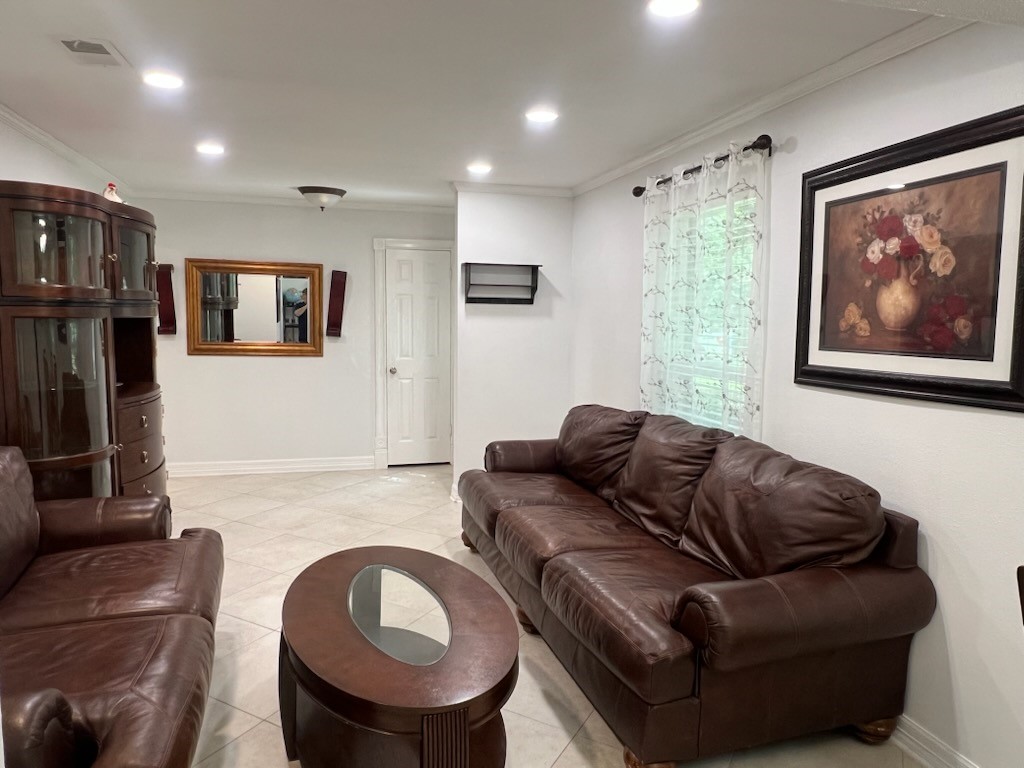 5 Deerfoot Court Property Photo 7