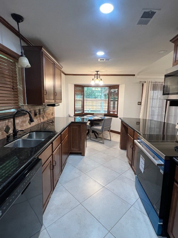 5 Deerfoot Court Property Photo 10