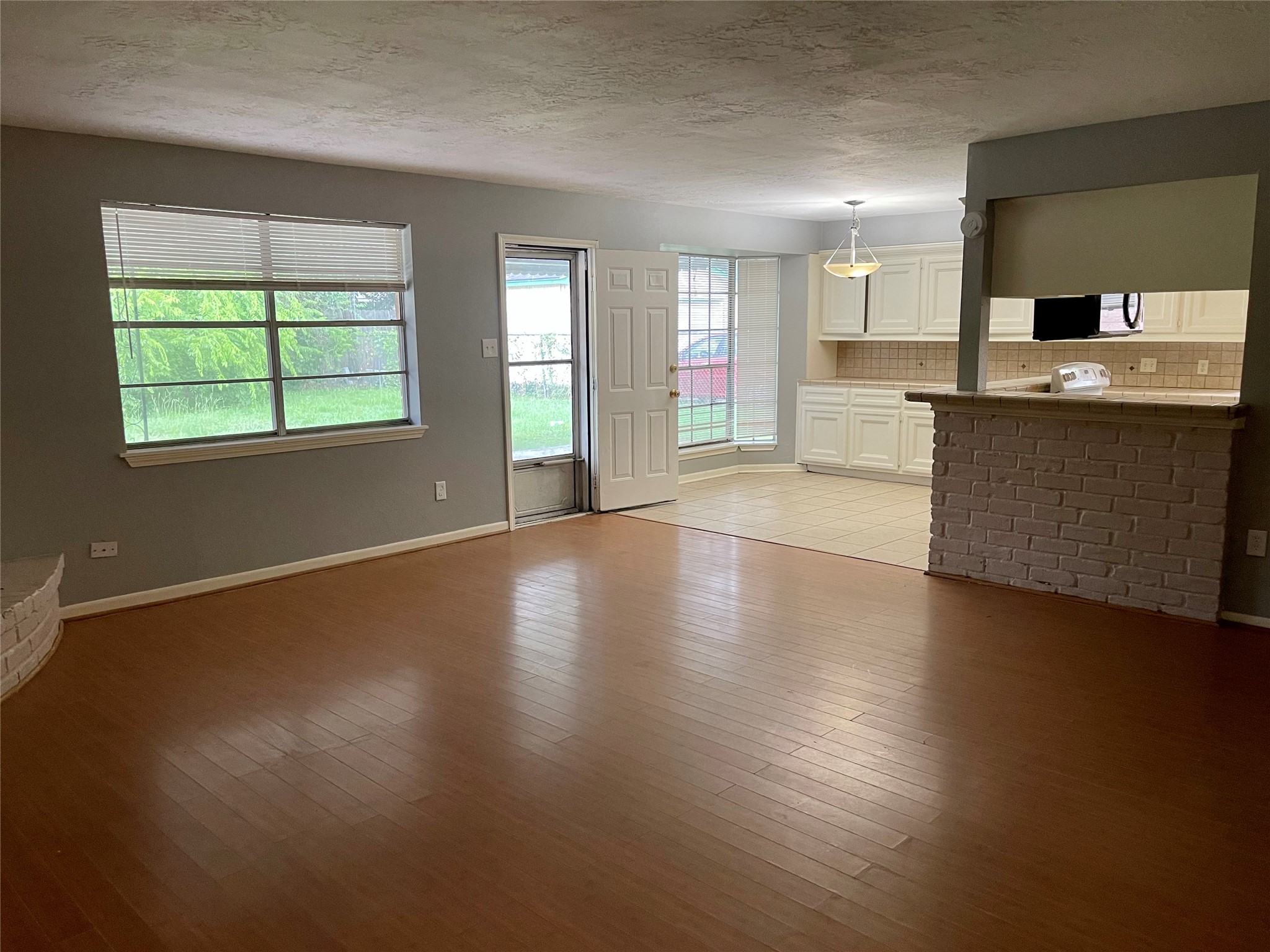 15803 Baytree Drive Property Photo 3