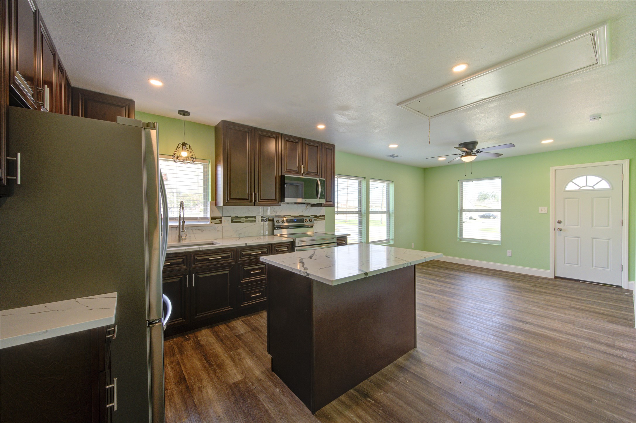 225 Pecan Street Property Photo 3