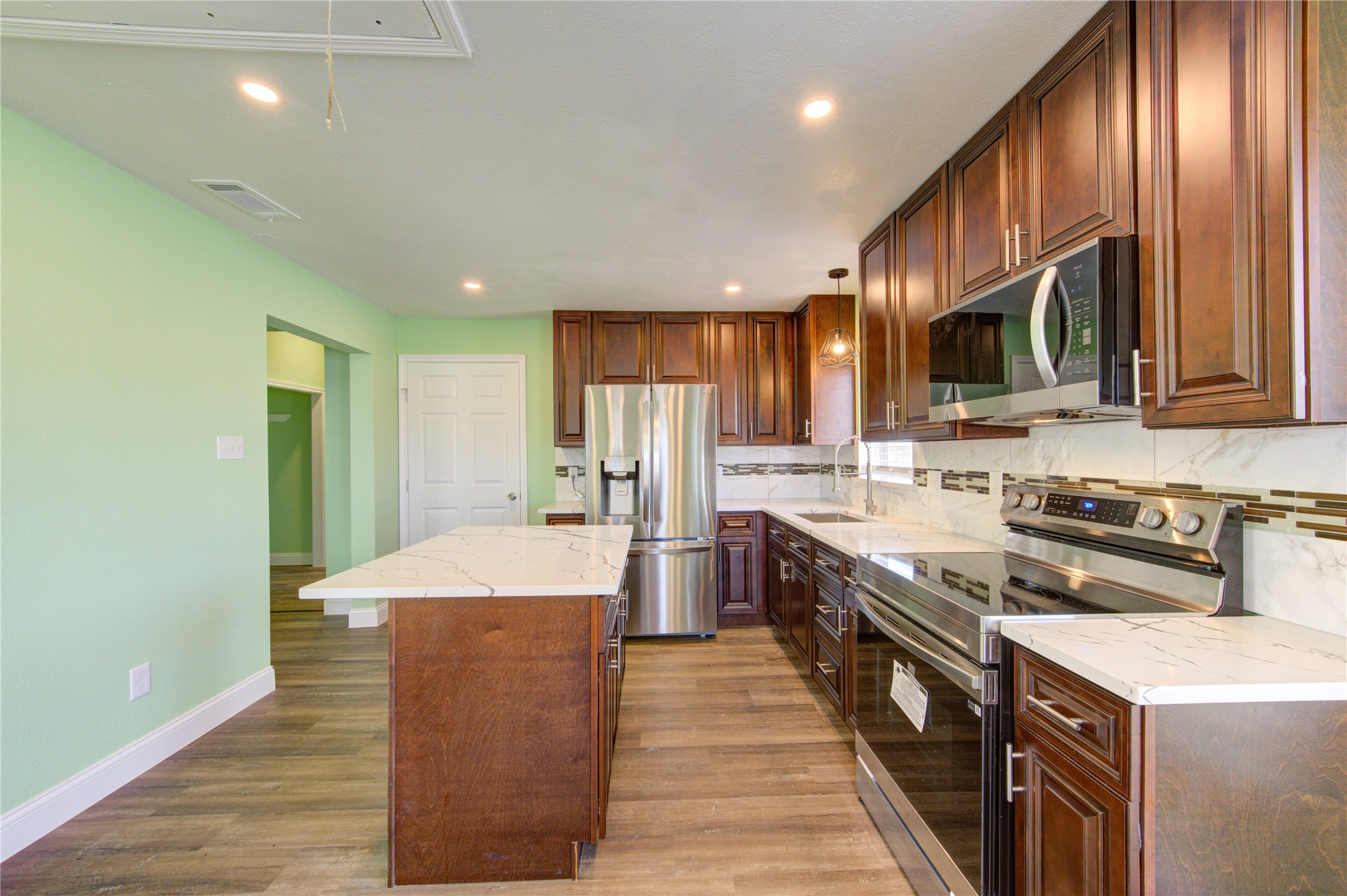 225 Pecan Street Property Photo 5