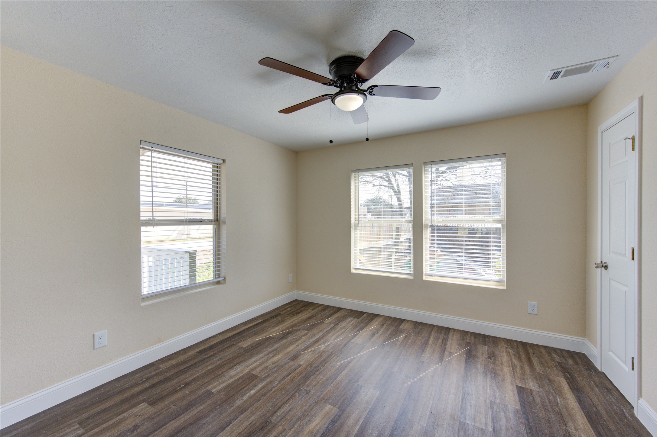 225 Pecan Street Property Photo 9