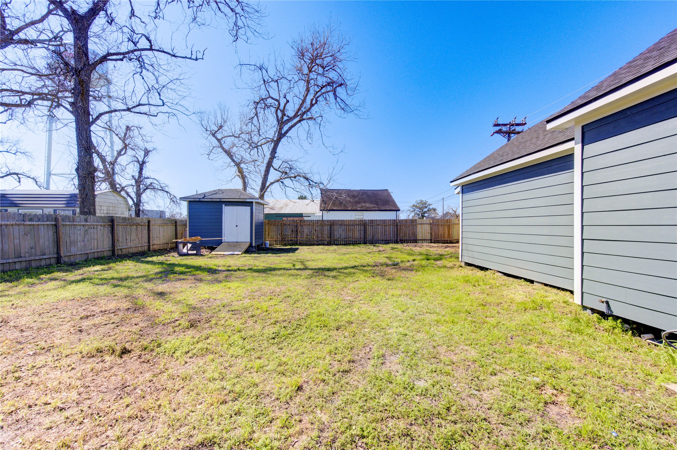 225 Pecan Street Property Photo 15