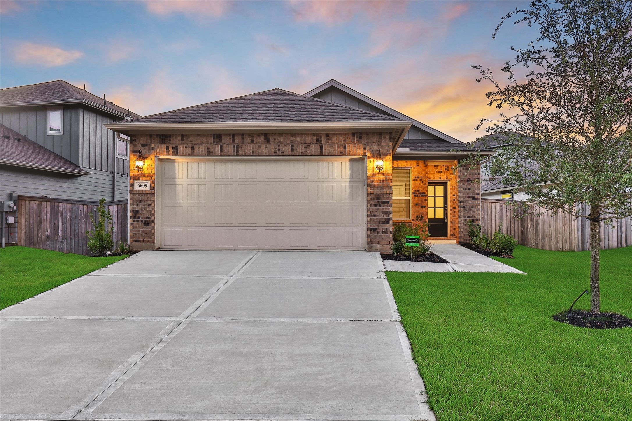 6609 Lahna Oak Drive Property Photo 1