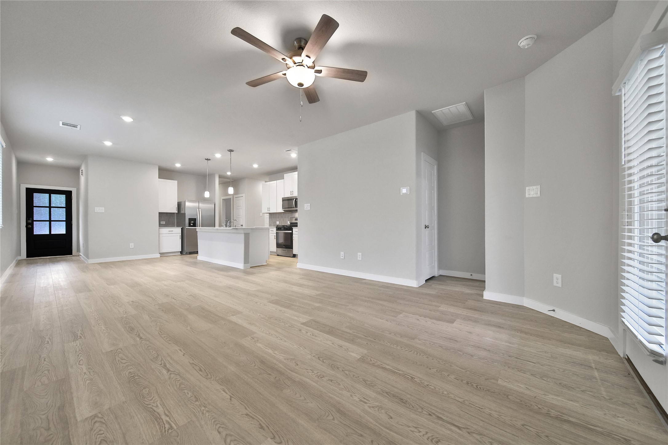 6609 Lahna Oak Drive Property Photo 5