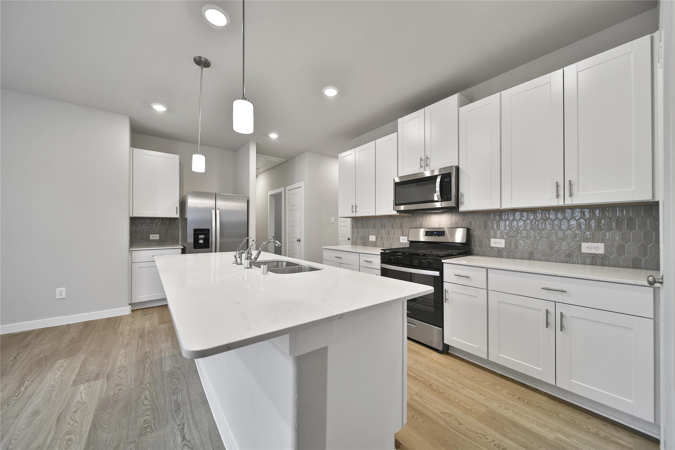 6609 Lahna Oak Drive Property Photo 11
