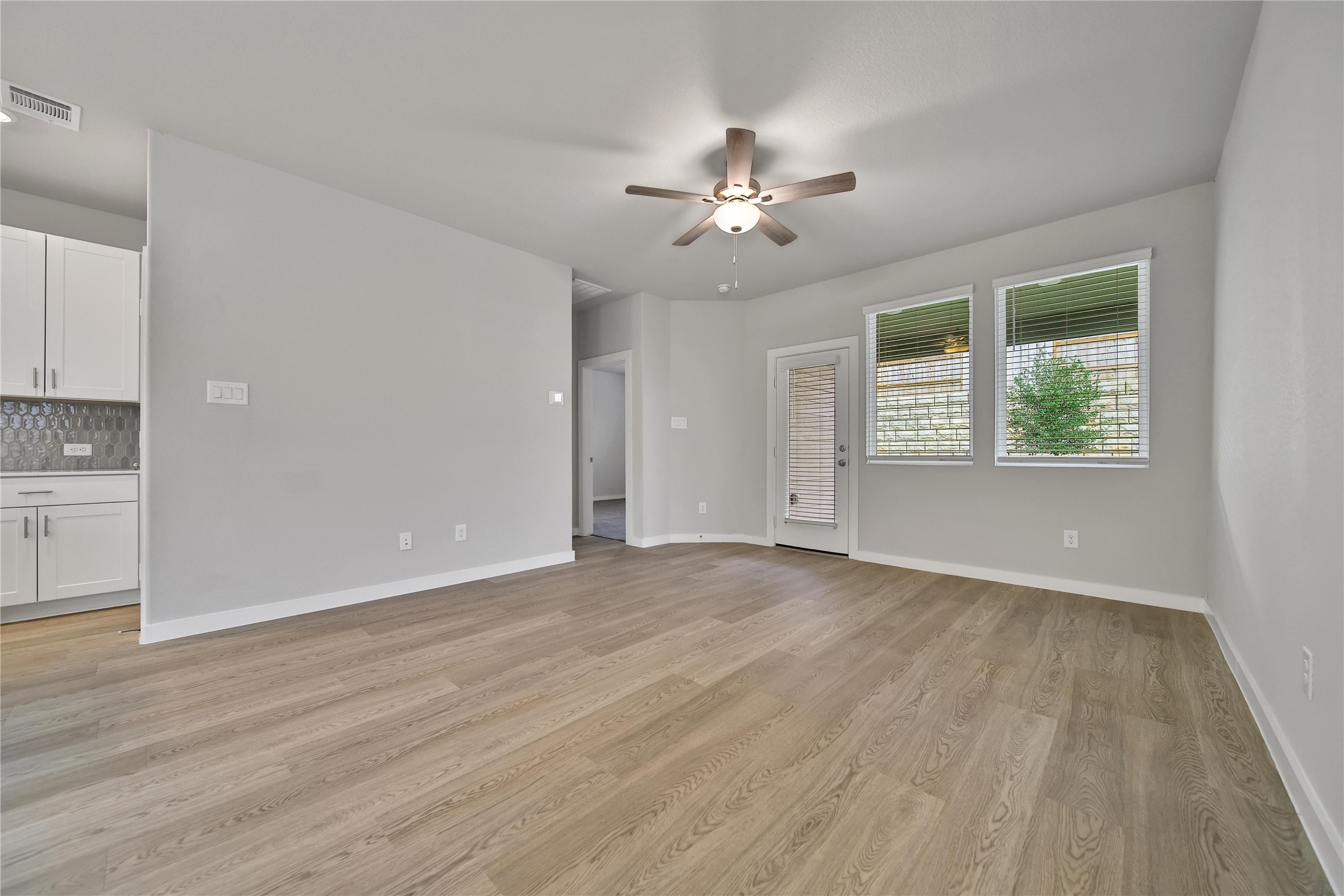 6609 Lahna Oak Drive Property Photo 13