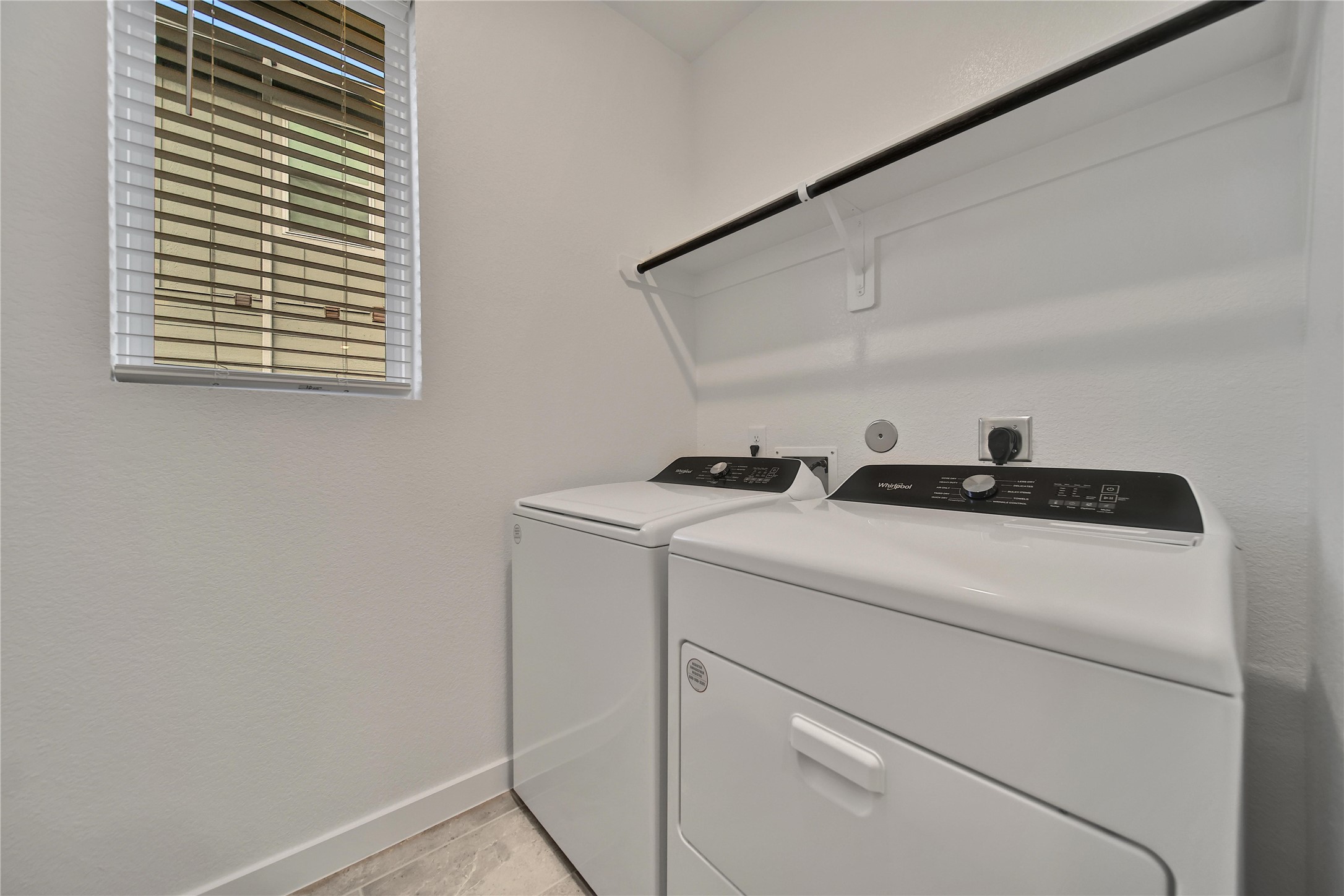 6609 Lahna Oak Drive Property Photo 27