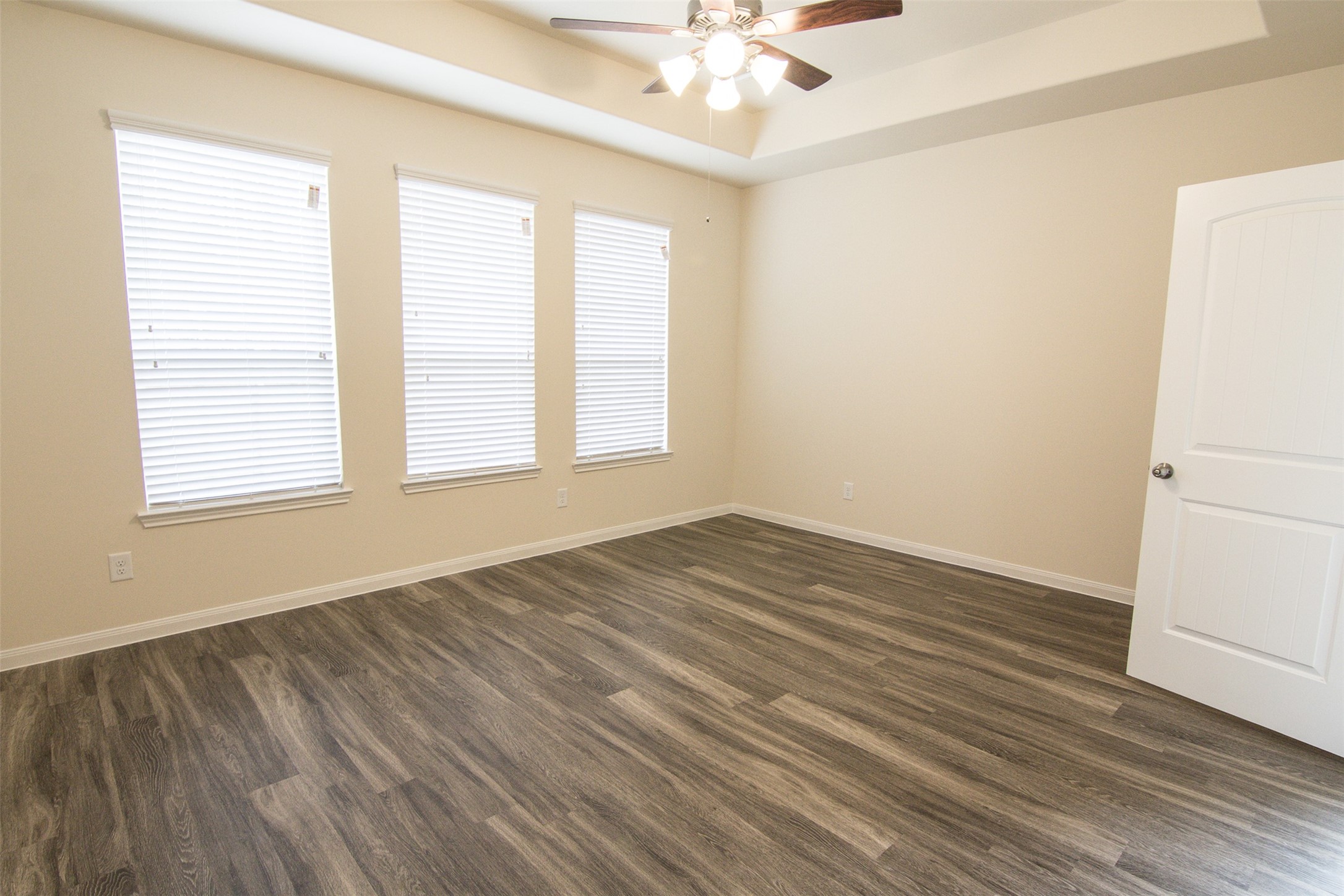 3783 Lake Bend Shore Drive Property Photo 8
