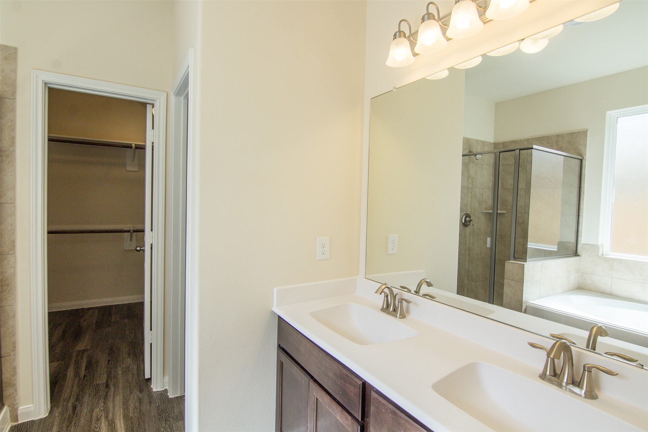 3783 Lake Bend Shore Drive Property Photo 12