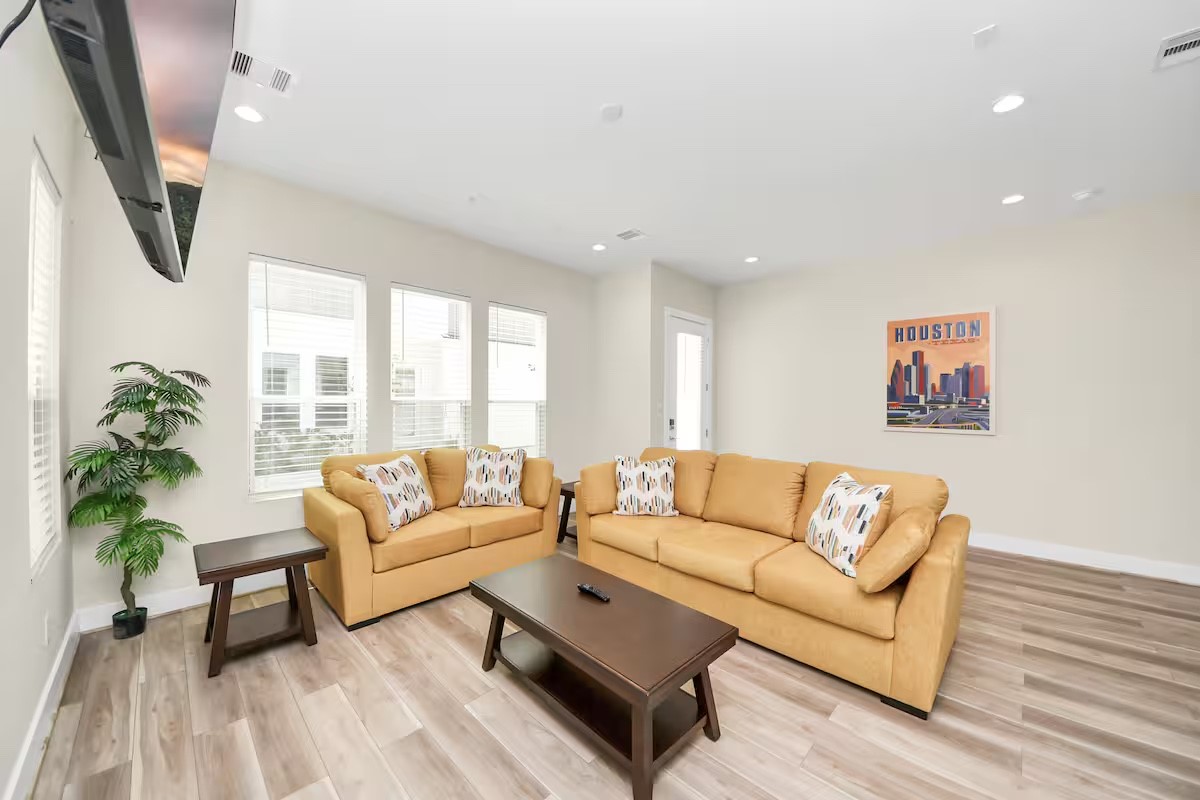 5935 Beall Street D Property Photo 6