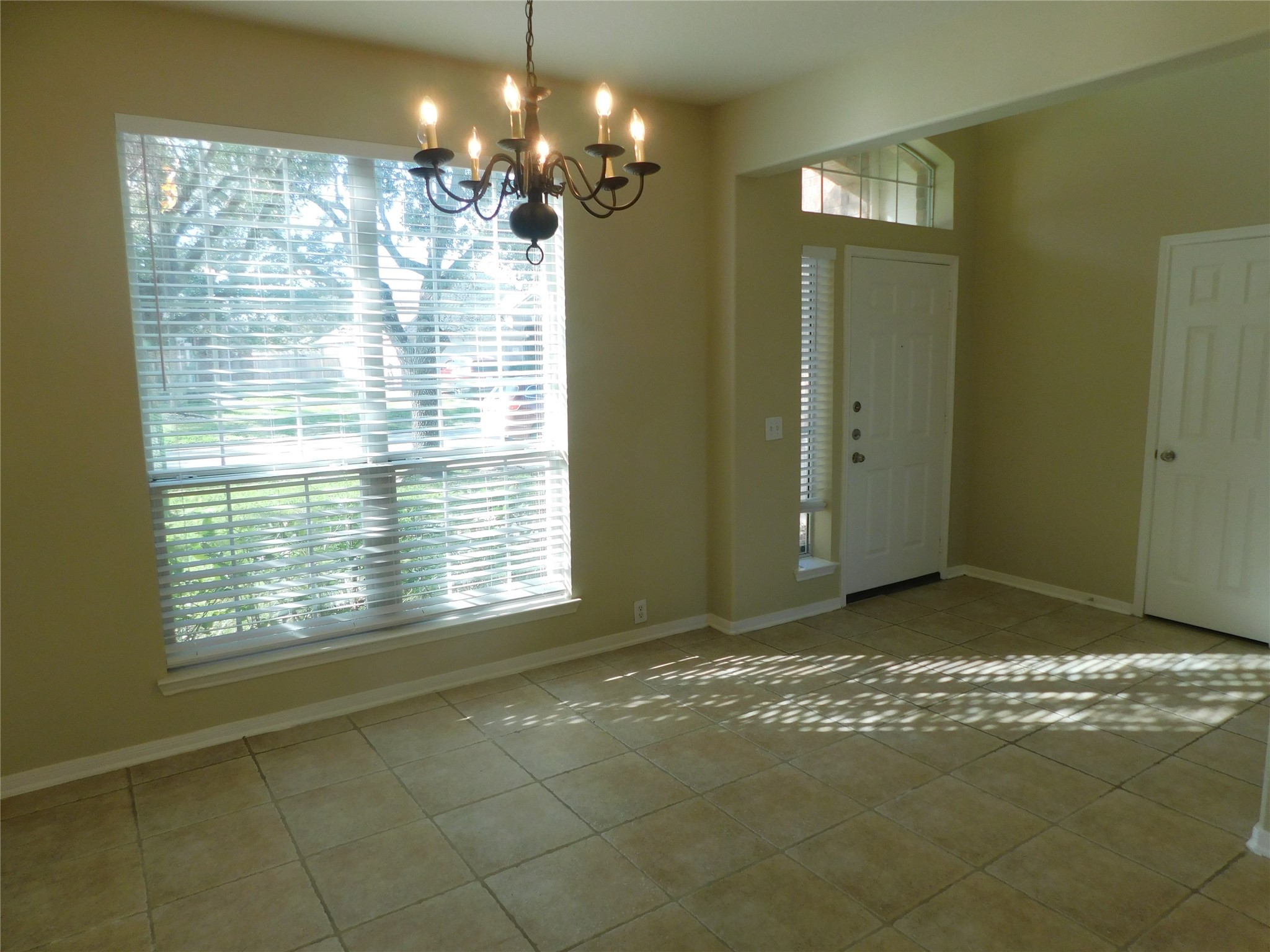 2511 Sunlight Lane Property Photo 7