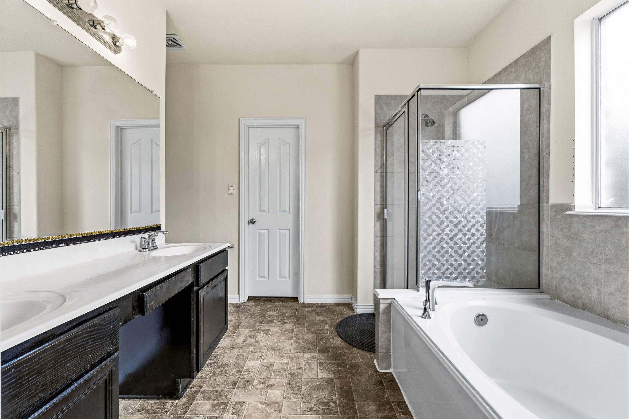 8203 Loetsch Ridge Way Property Photo 17