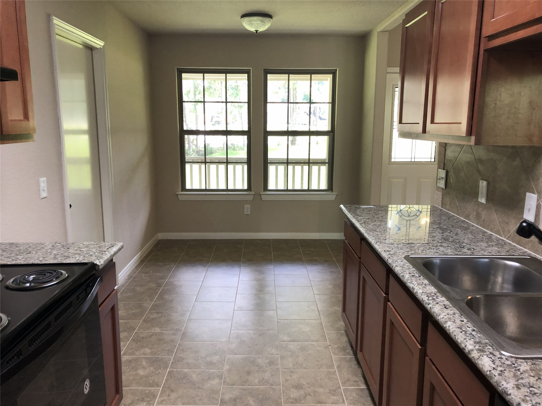 10761 Royal Terrell Drive Property Photo 10
