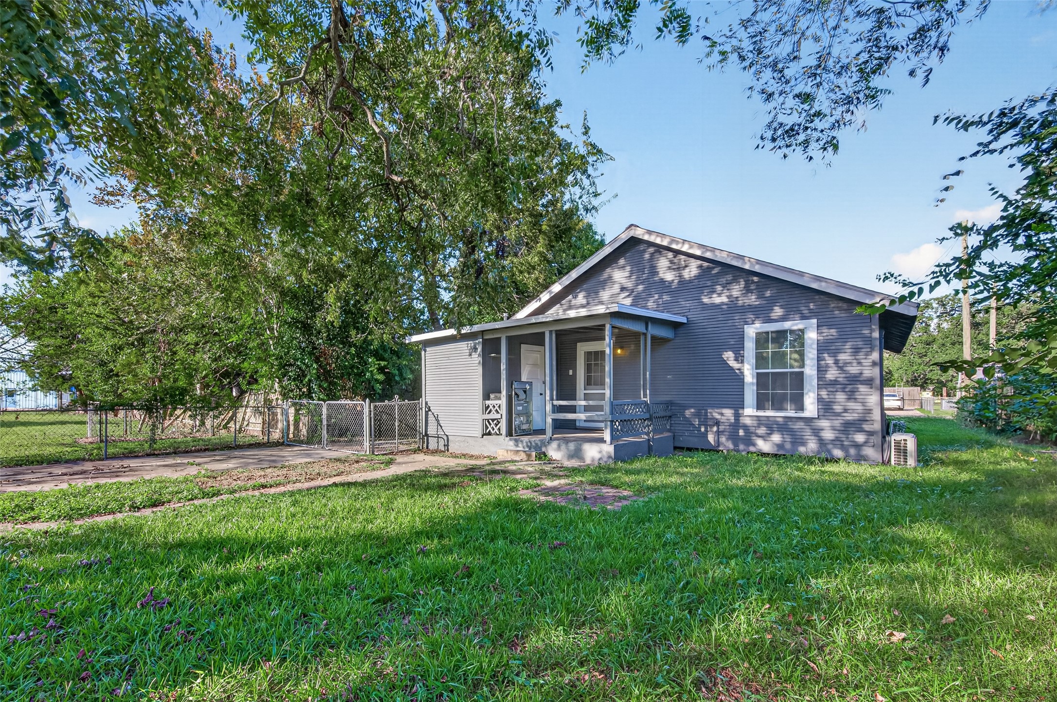 503 N Orange Street Property Photo 18