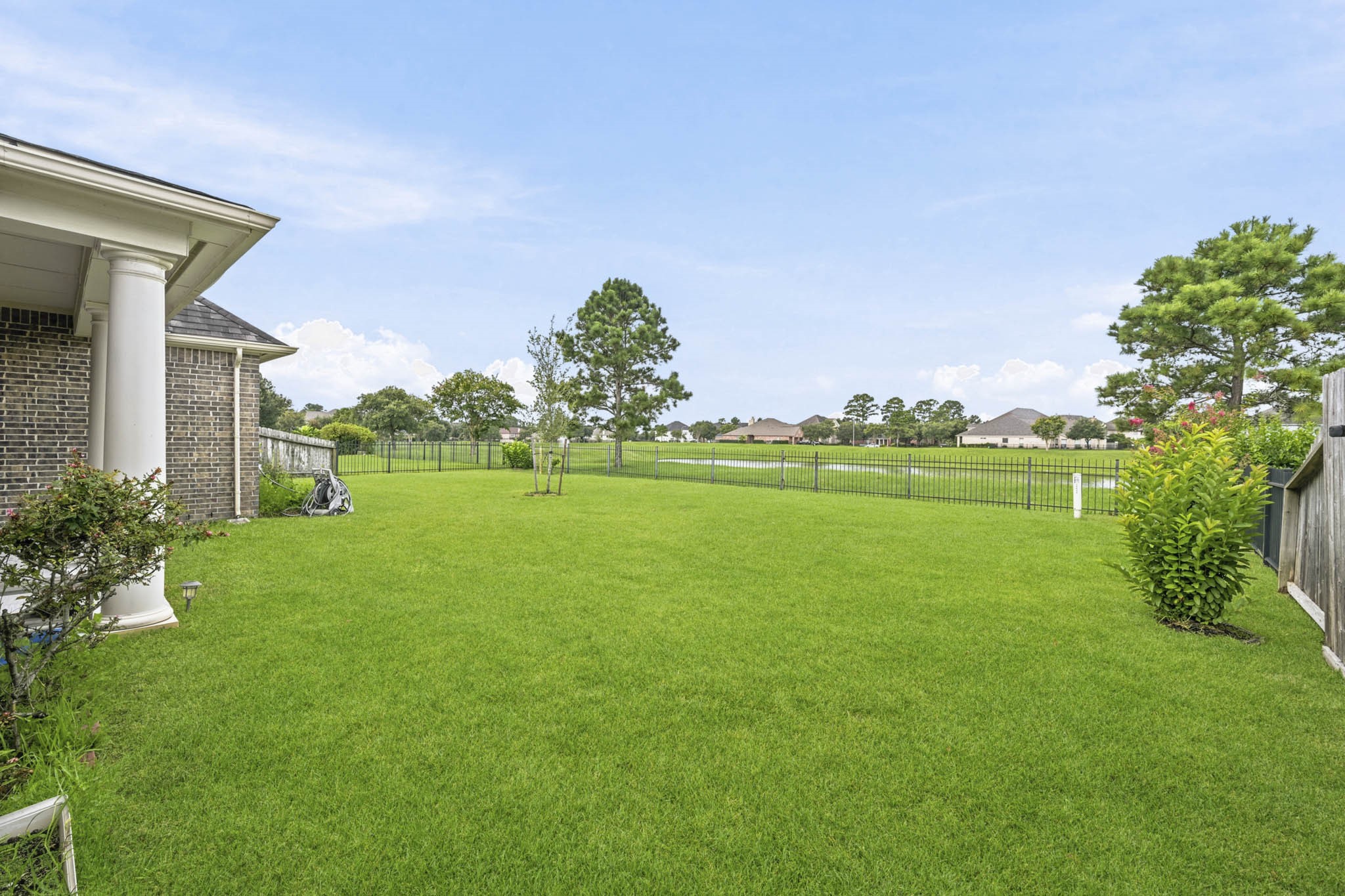 14403 Lakepointe Bend Lane Property Photo 5