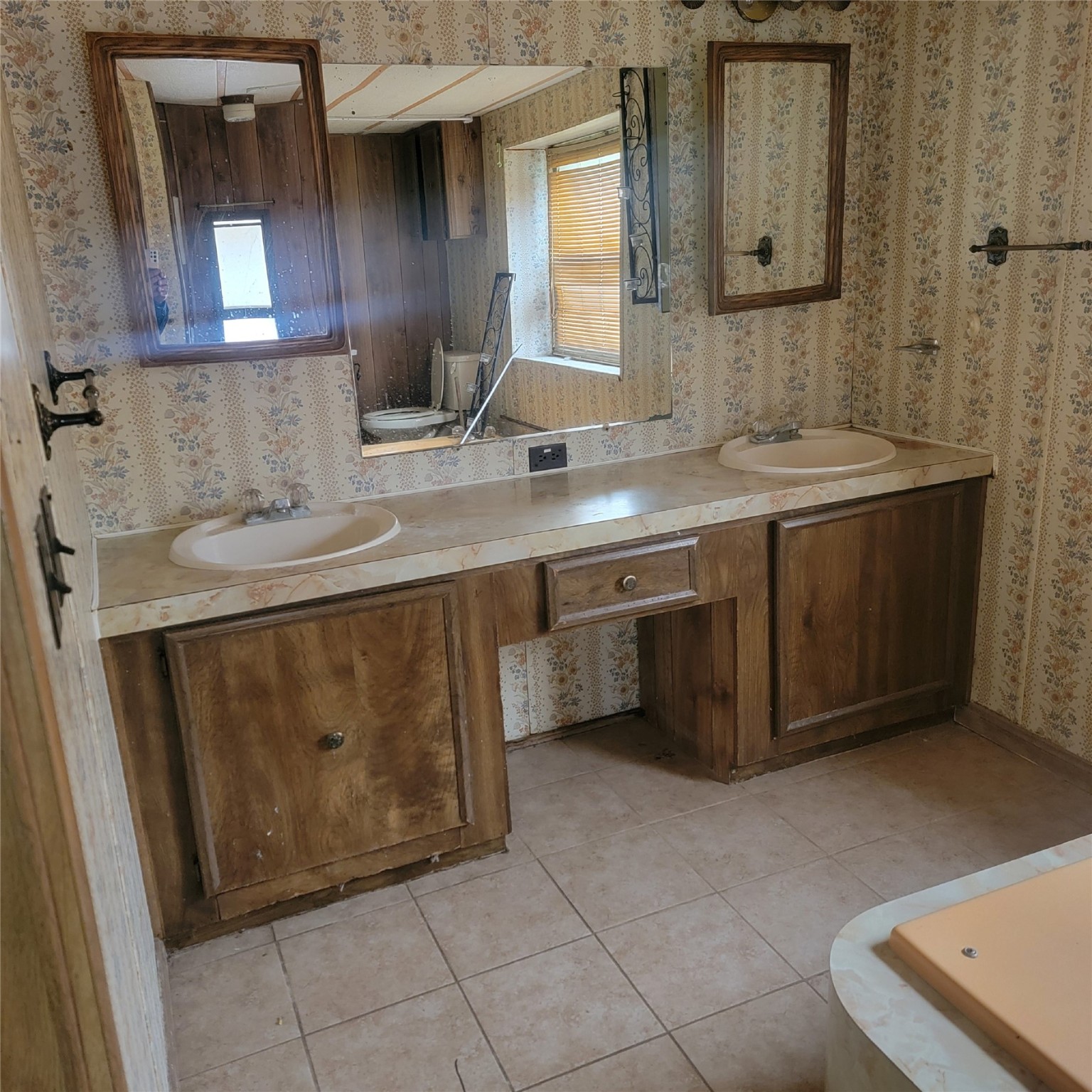 500 Sea Street Property Photo 9