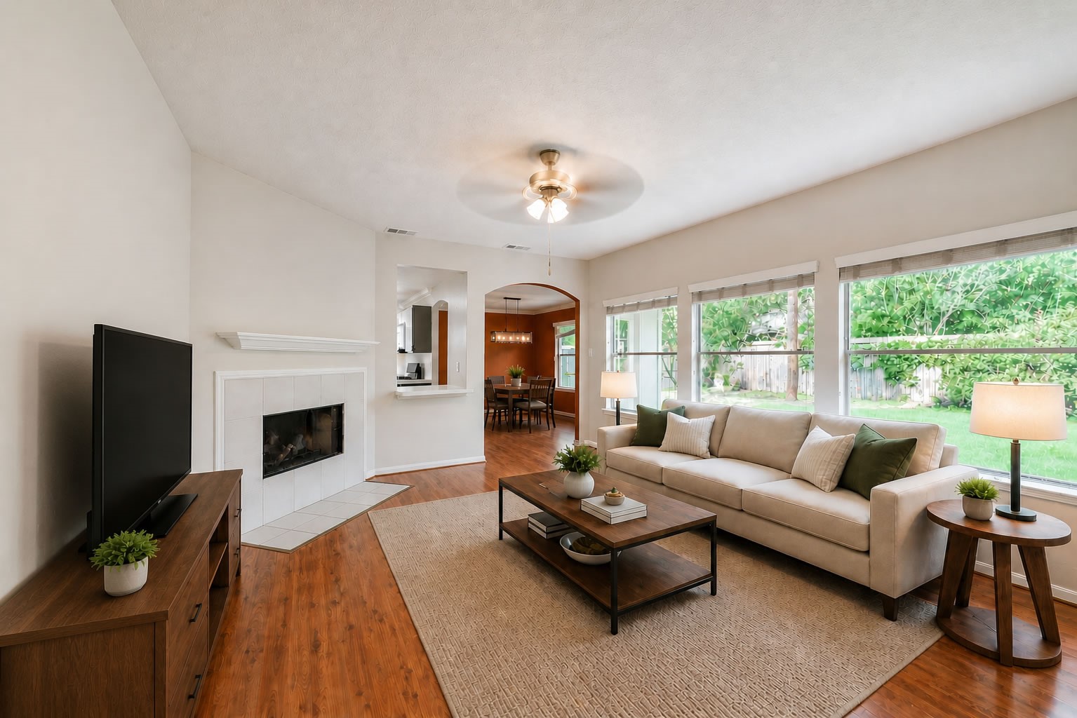16019 Hilton Head Lane Property Photo 3