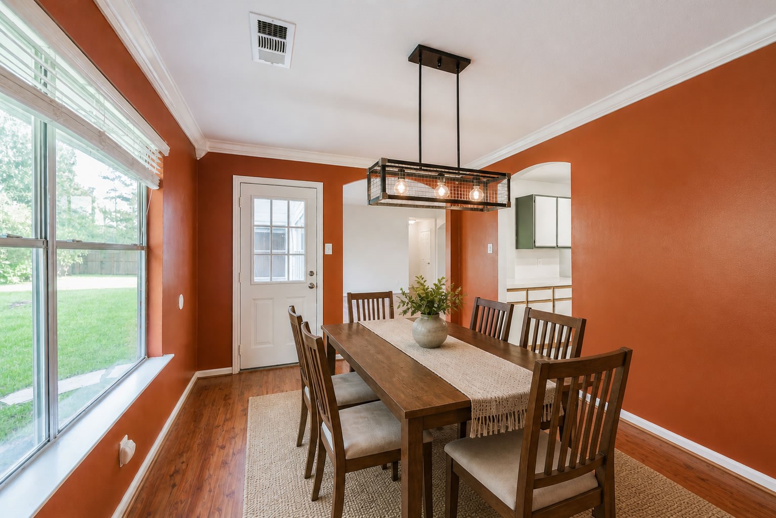 16019 Hilton Head Lane Property Photo 5