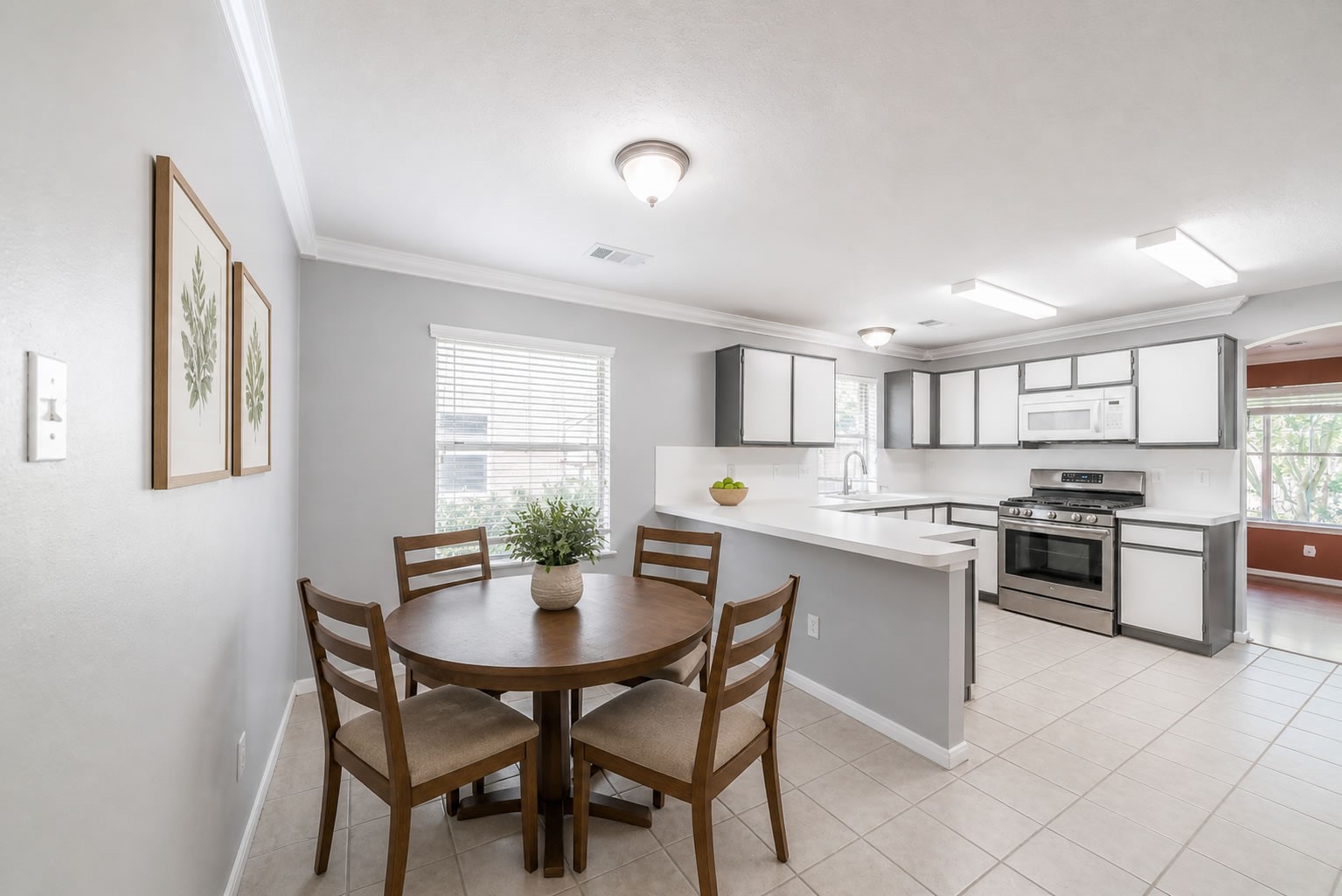 16019 Hilton Head Lane Property Photo 6