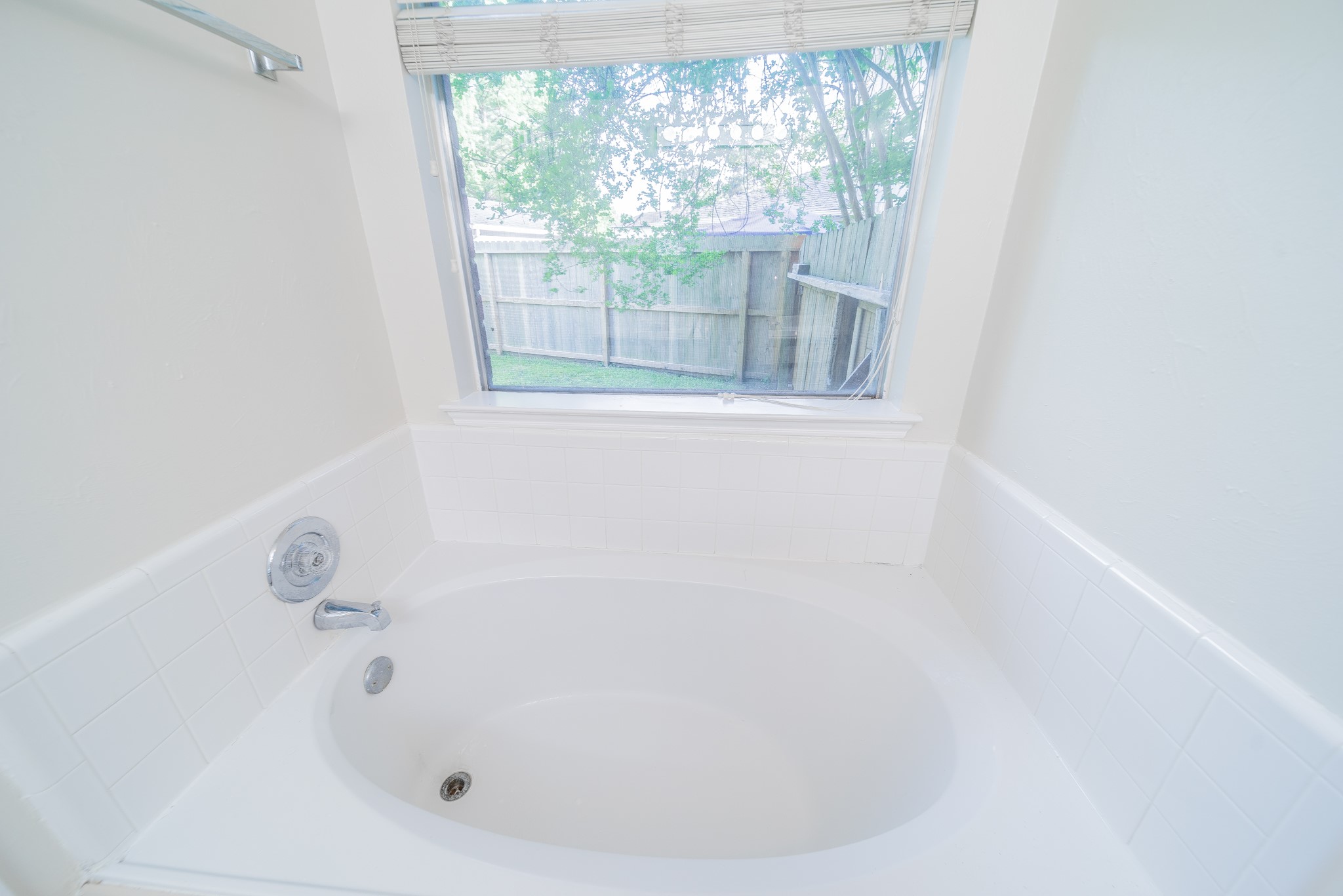 16019 Hilton Head Lane Property Photo 12