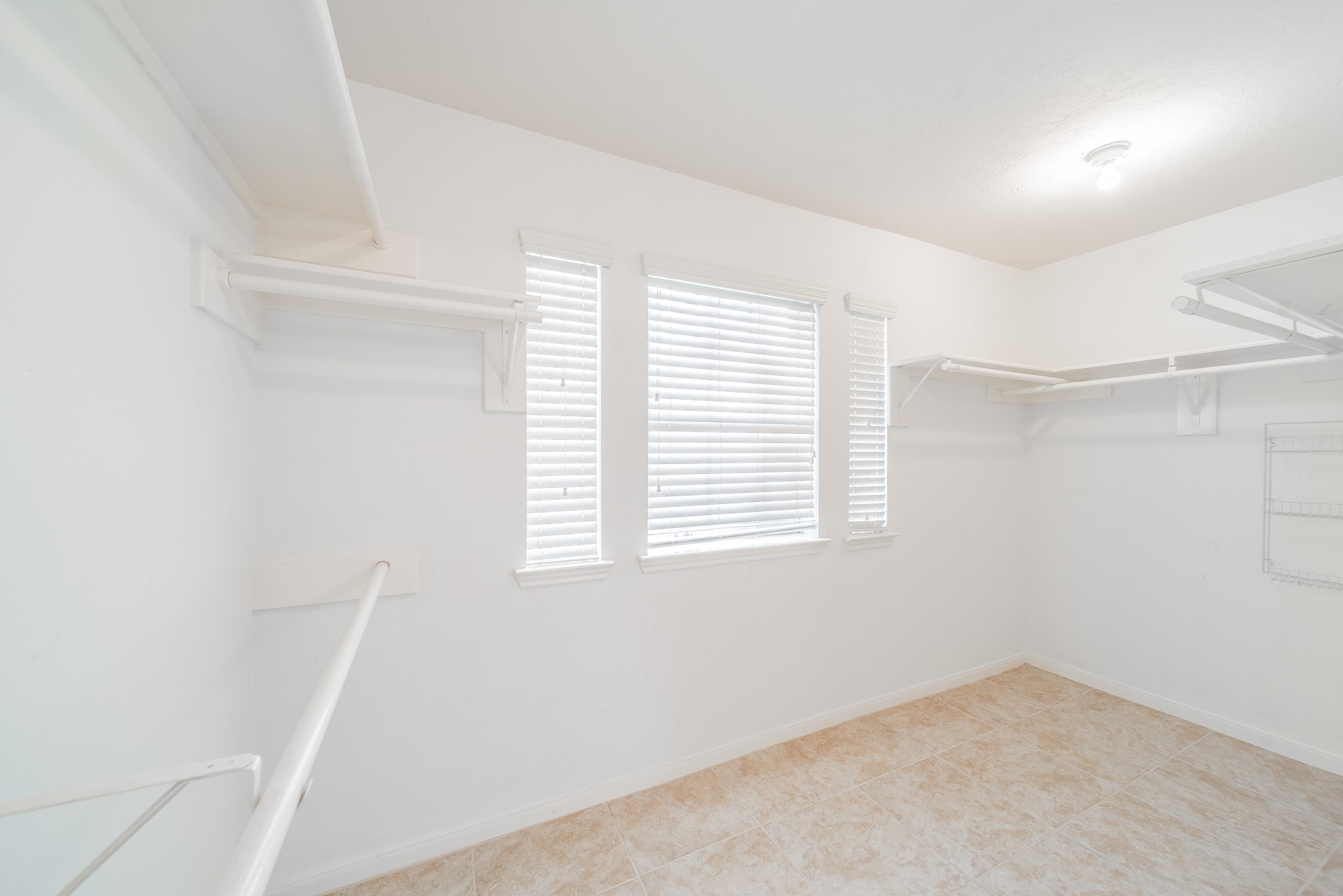 16019 Hilton Head Lane Property Photo 14