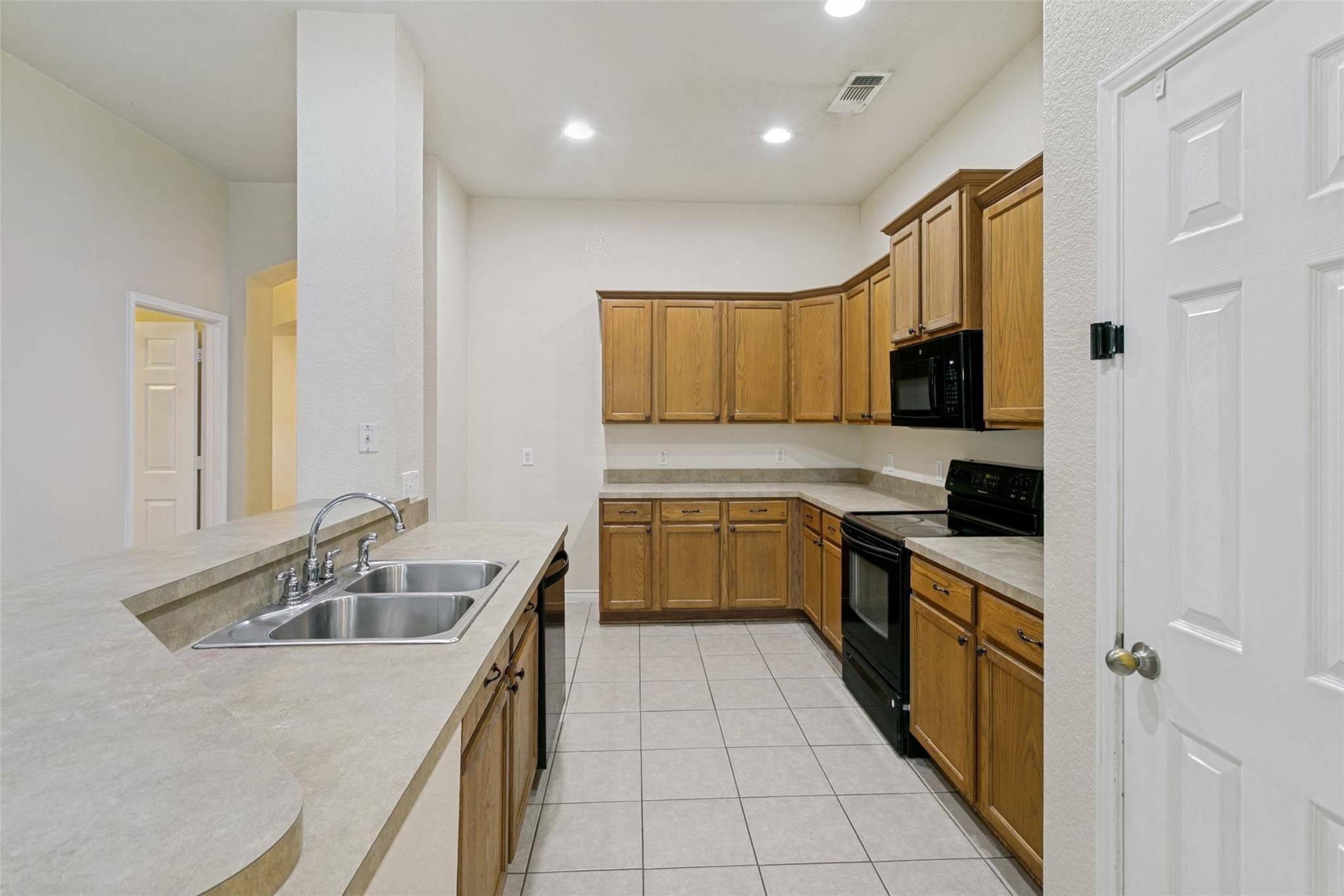908 Dogwood Drive Property Photo 6