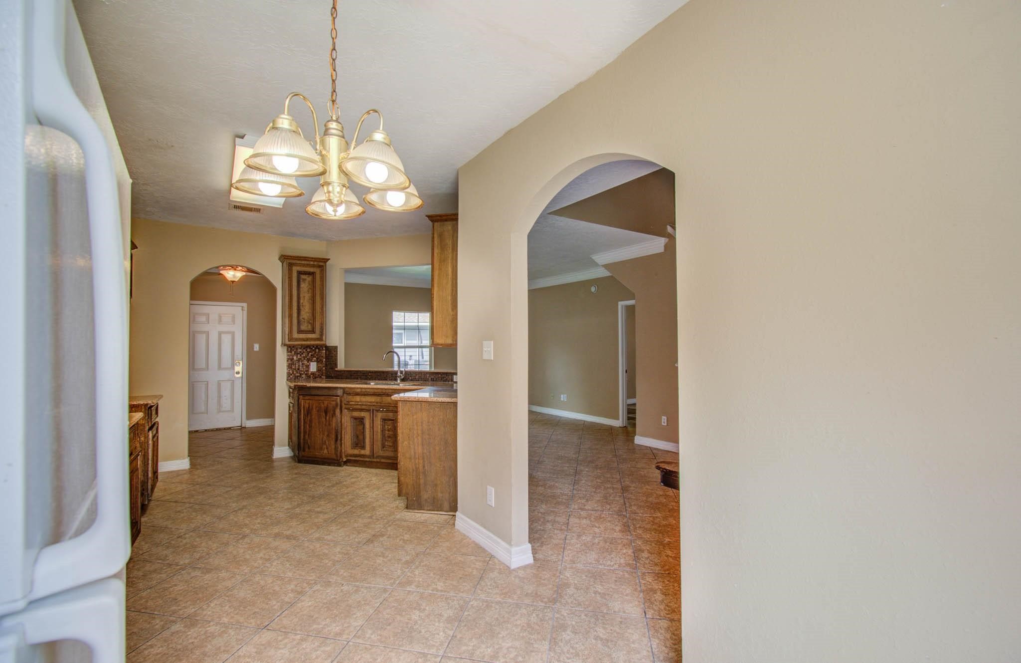 5016 Higgins Street Property Photo 9