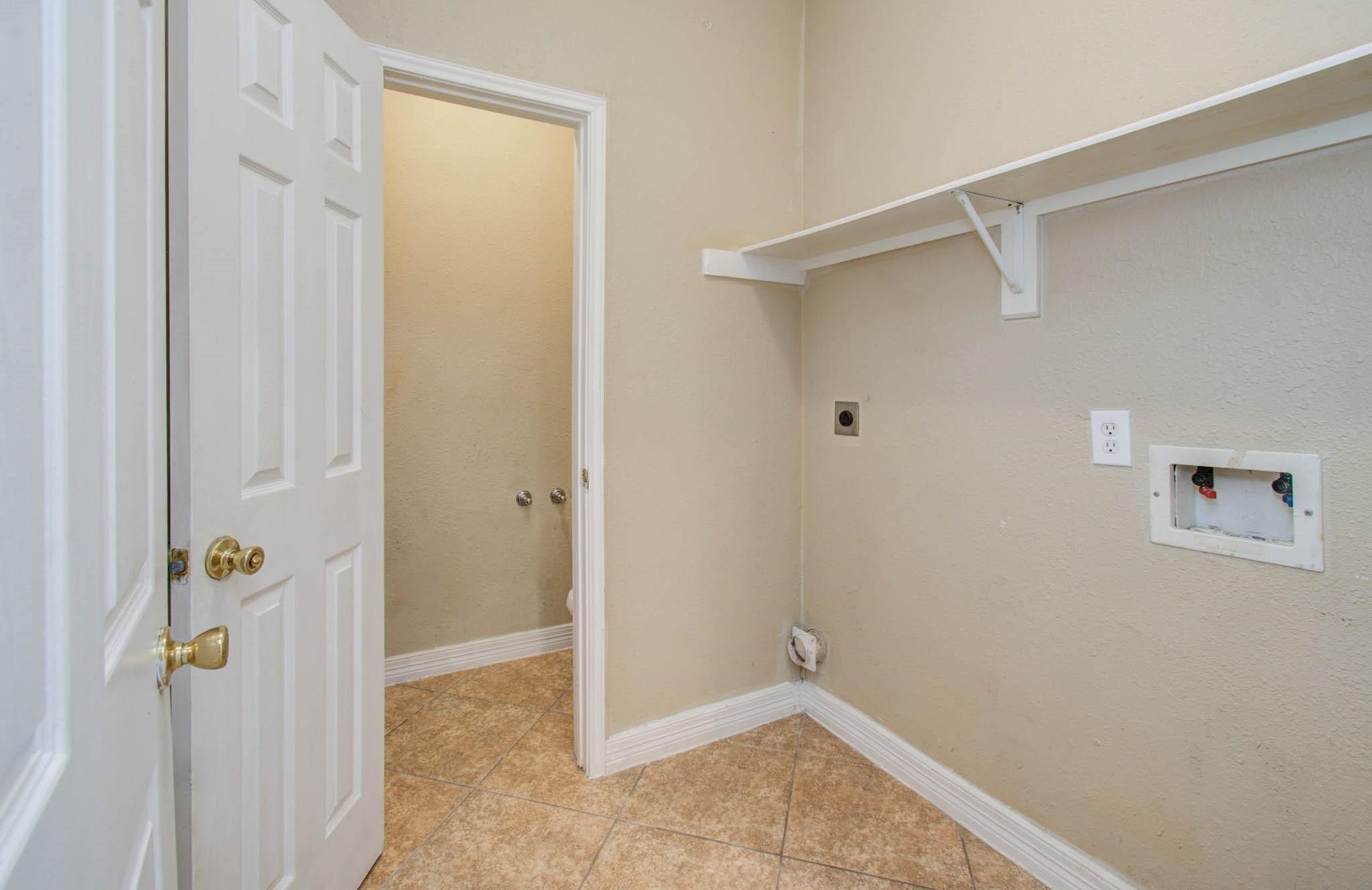 5016 Higgins Street Property Photo 13