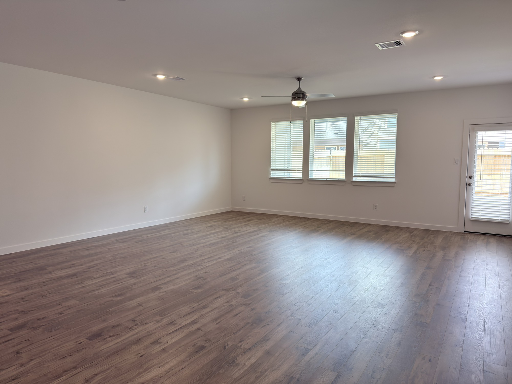 3563 Lovebird Lane Property Photo 3