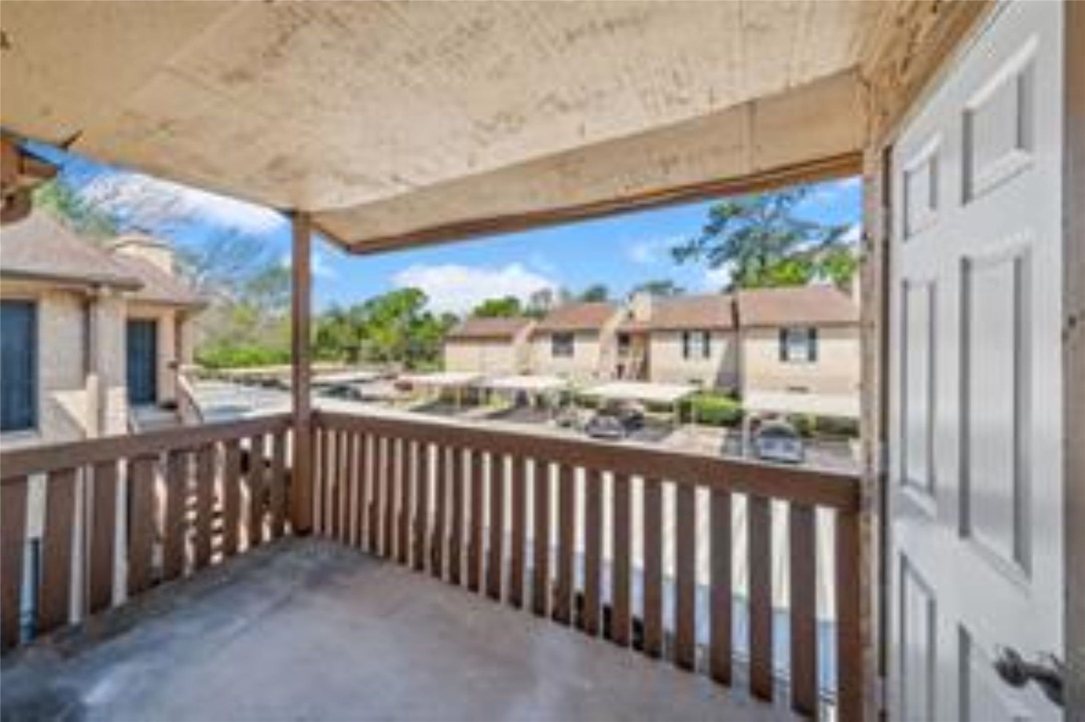 5001 Lamonte Lane 101 Property Photo 1